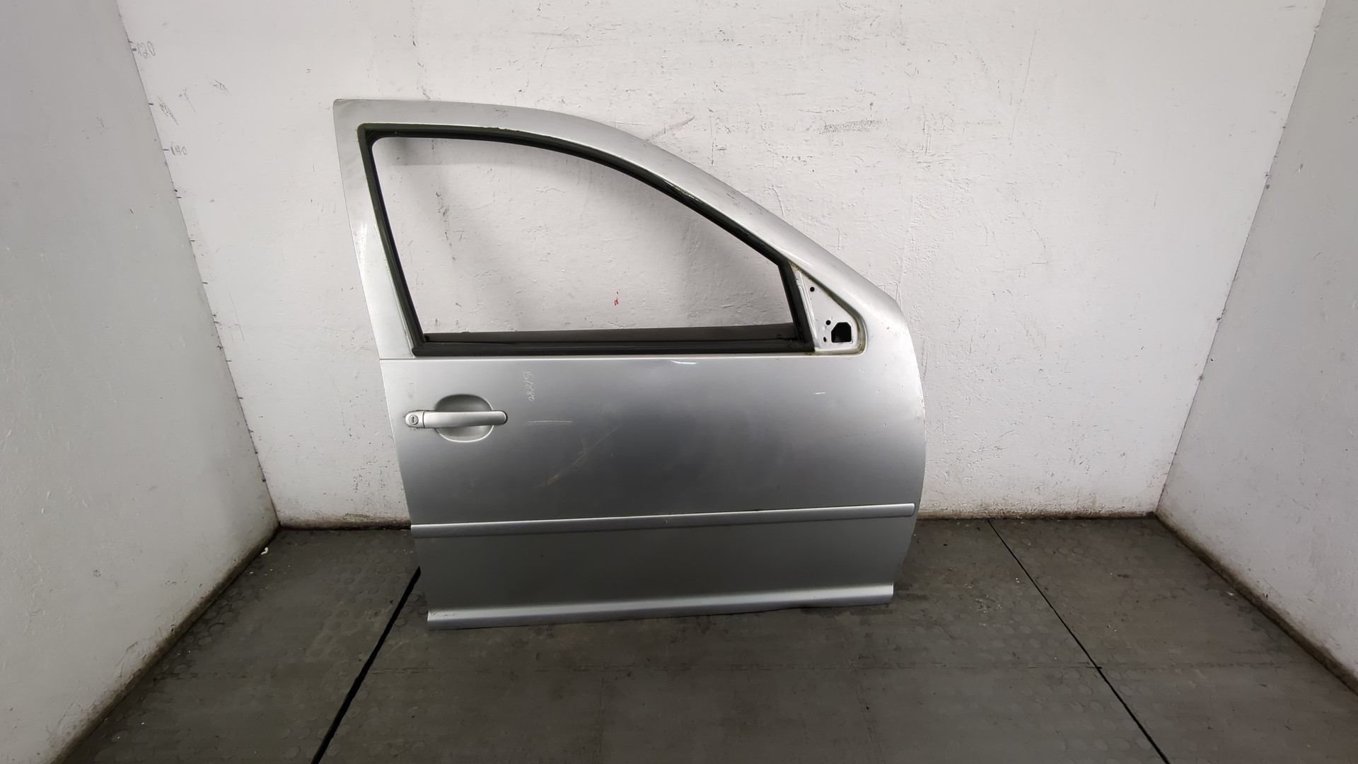 Дверь передняя правая