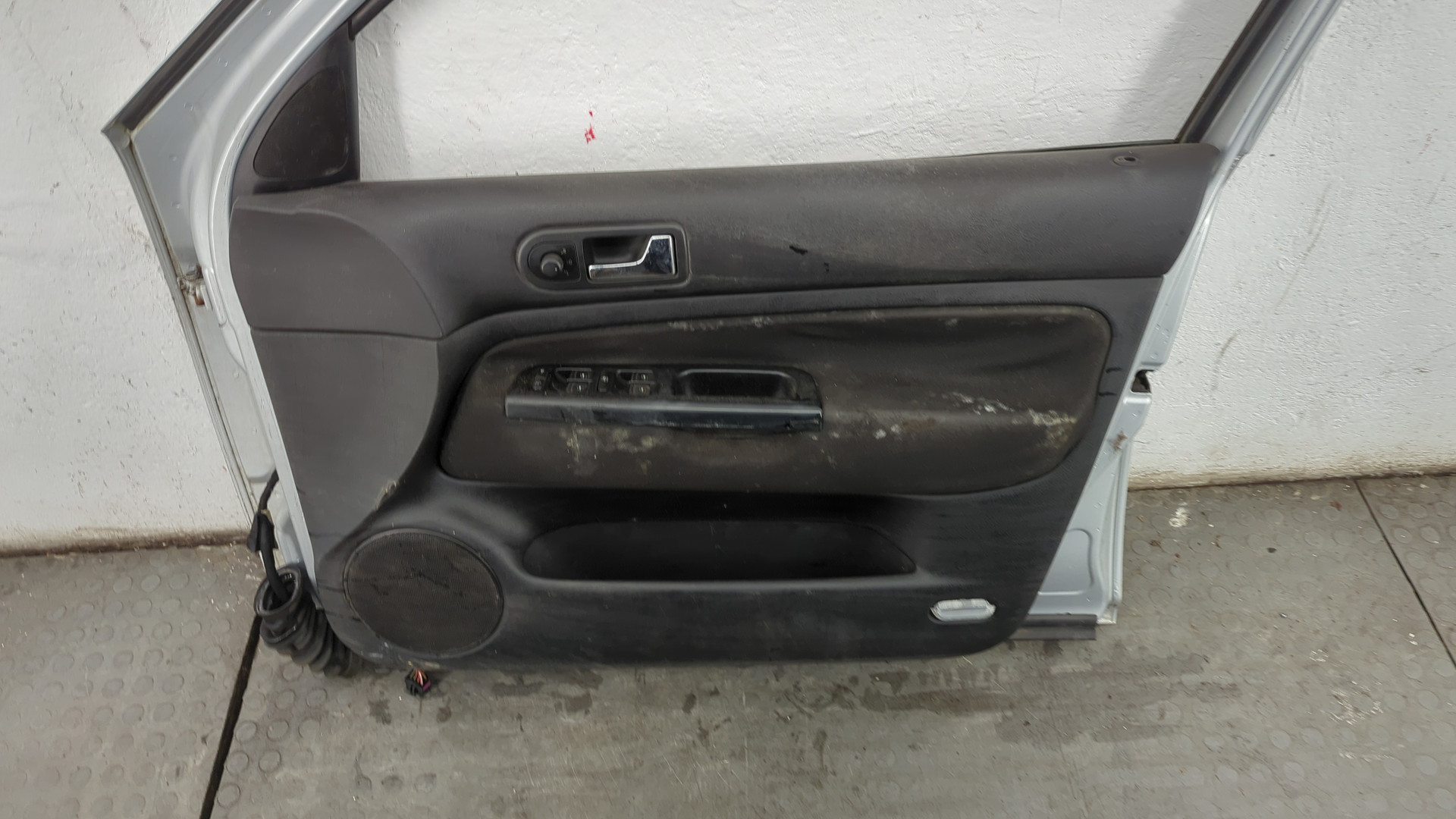 Дверь передняя правая