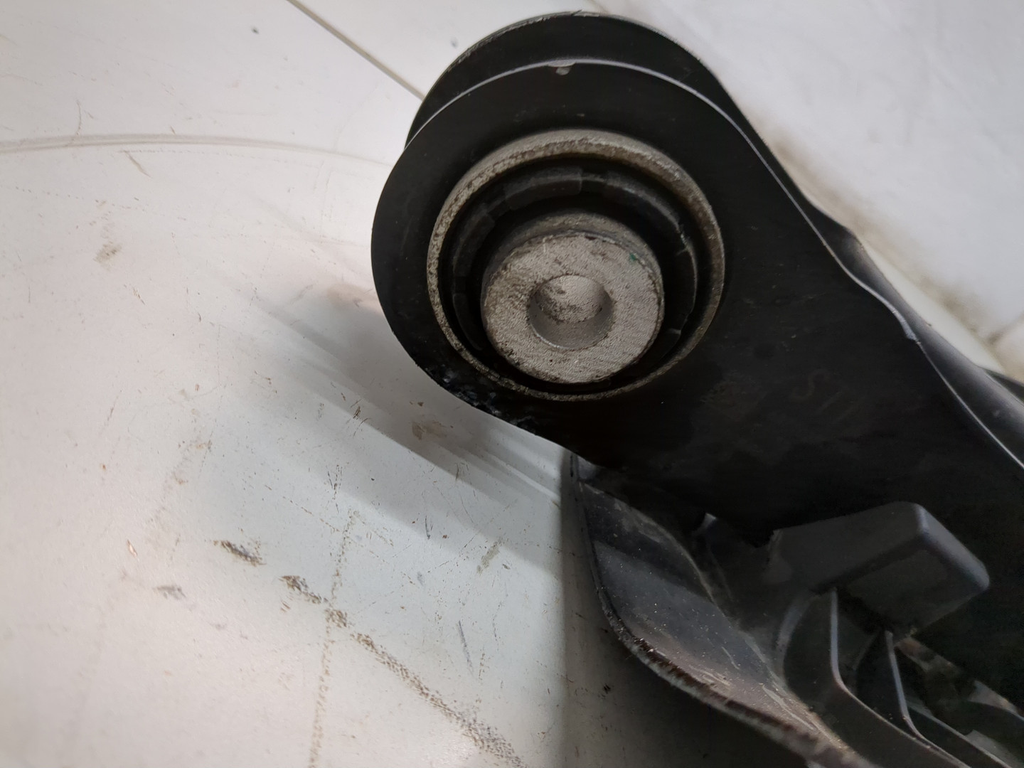 Рычаг задний