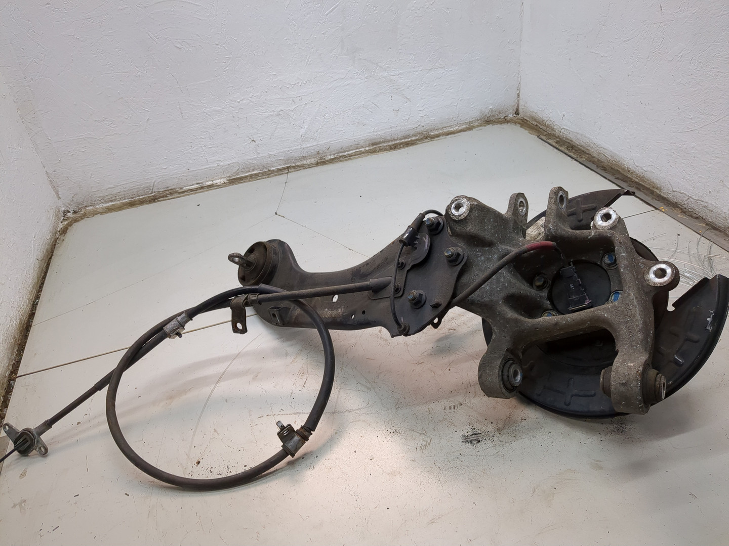 Кулак поворотный задний правый