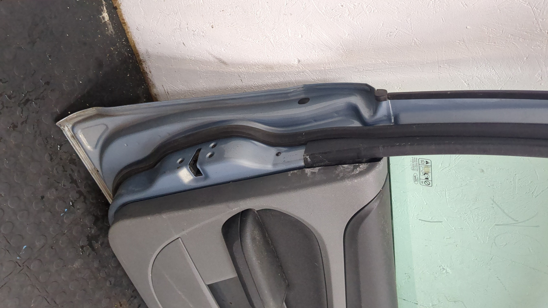 Дверь передняя левая