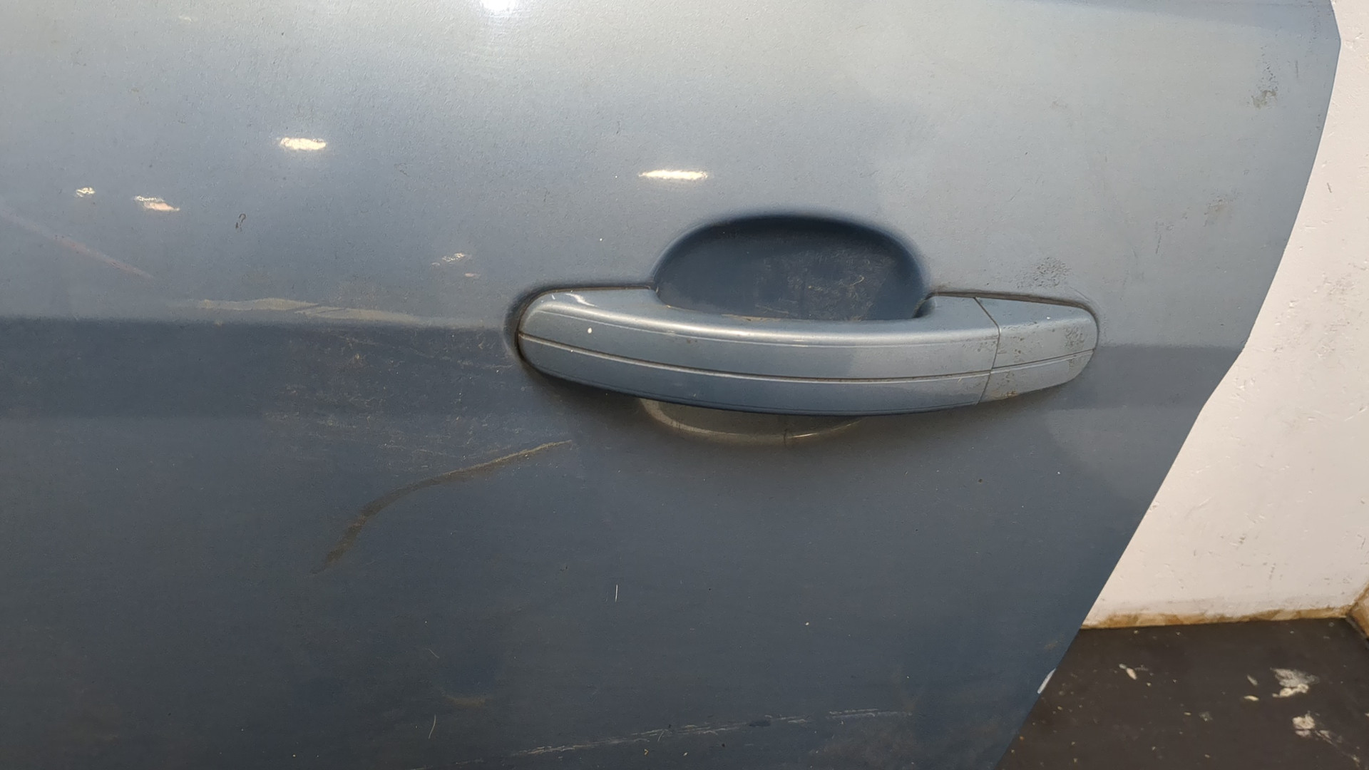 Дверь передняя левая