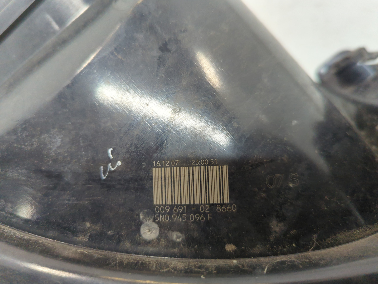 Фонарь задний правый