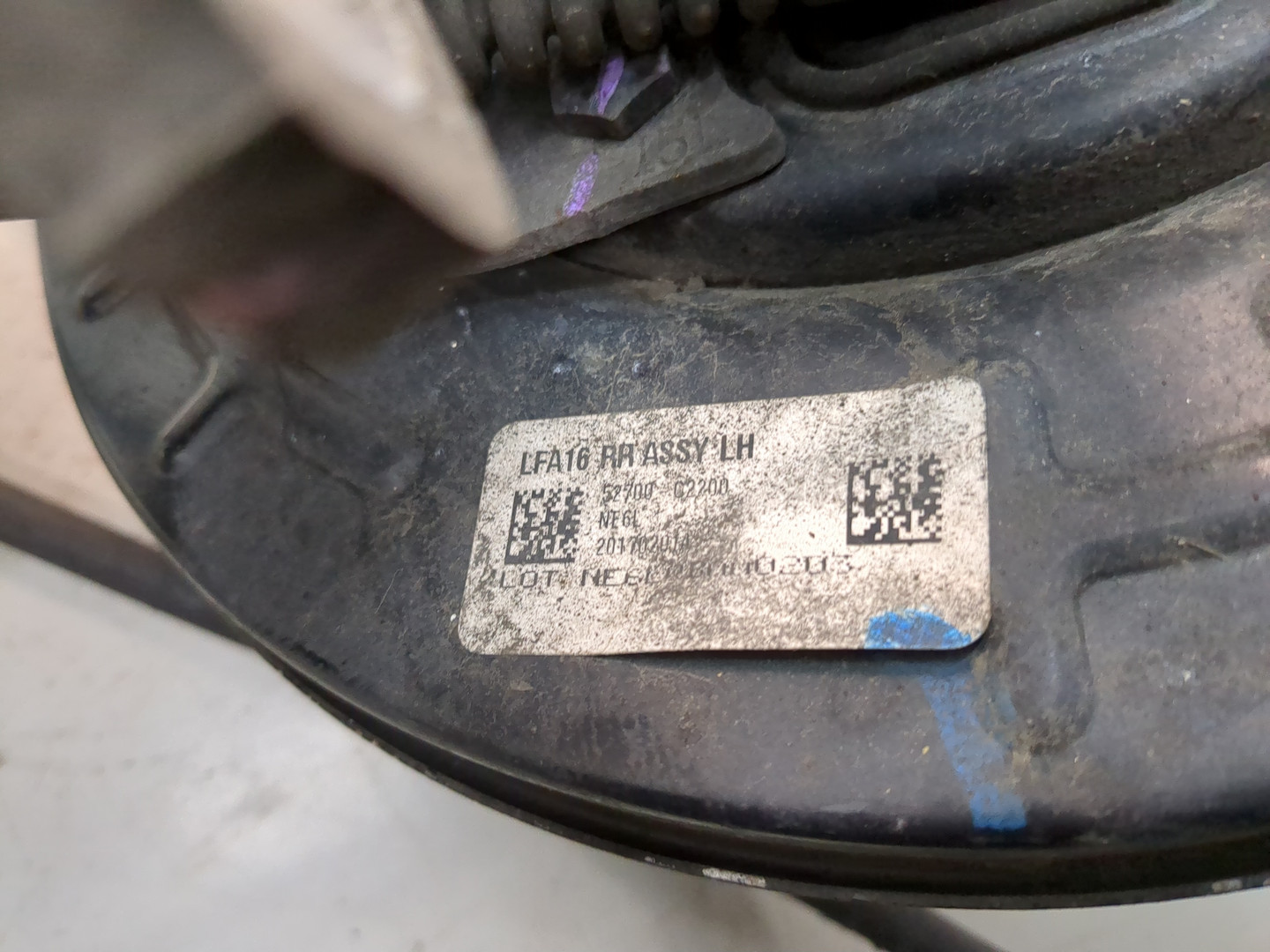 Кулак поворотный задний левый