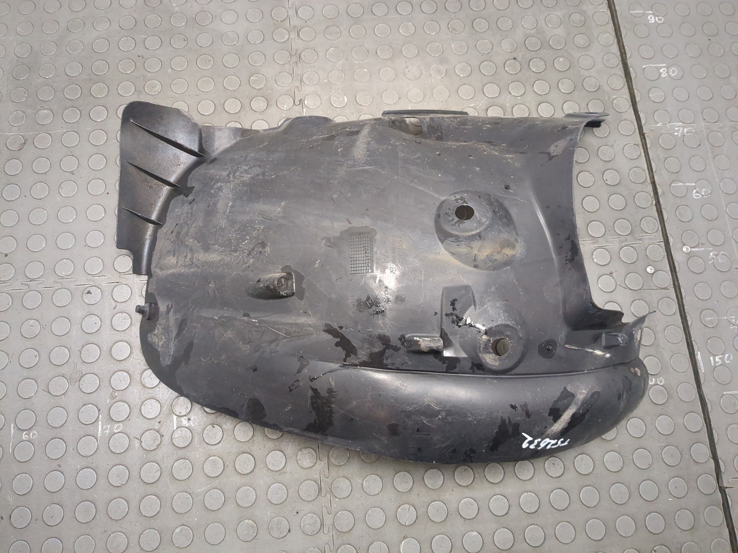 Локер передний правый