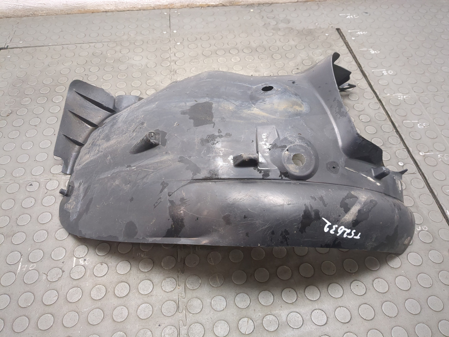 Локер передний правый