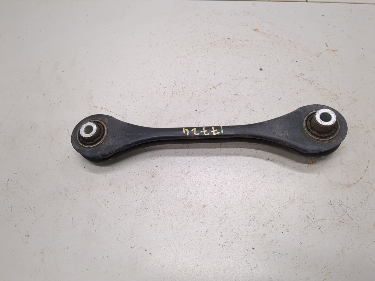 Рычаг задний левый