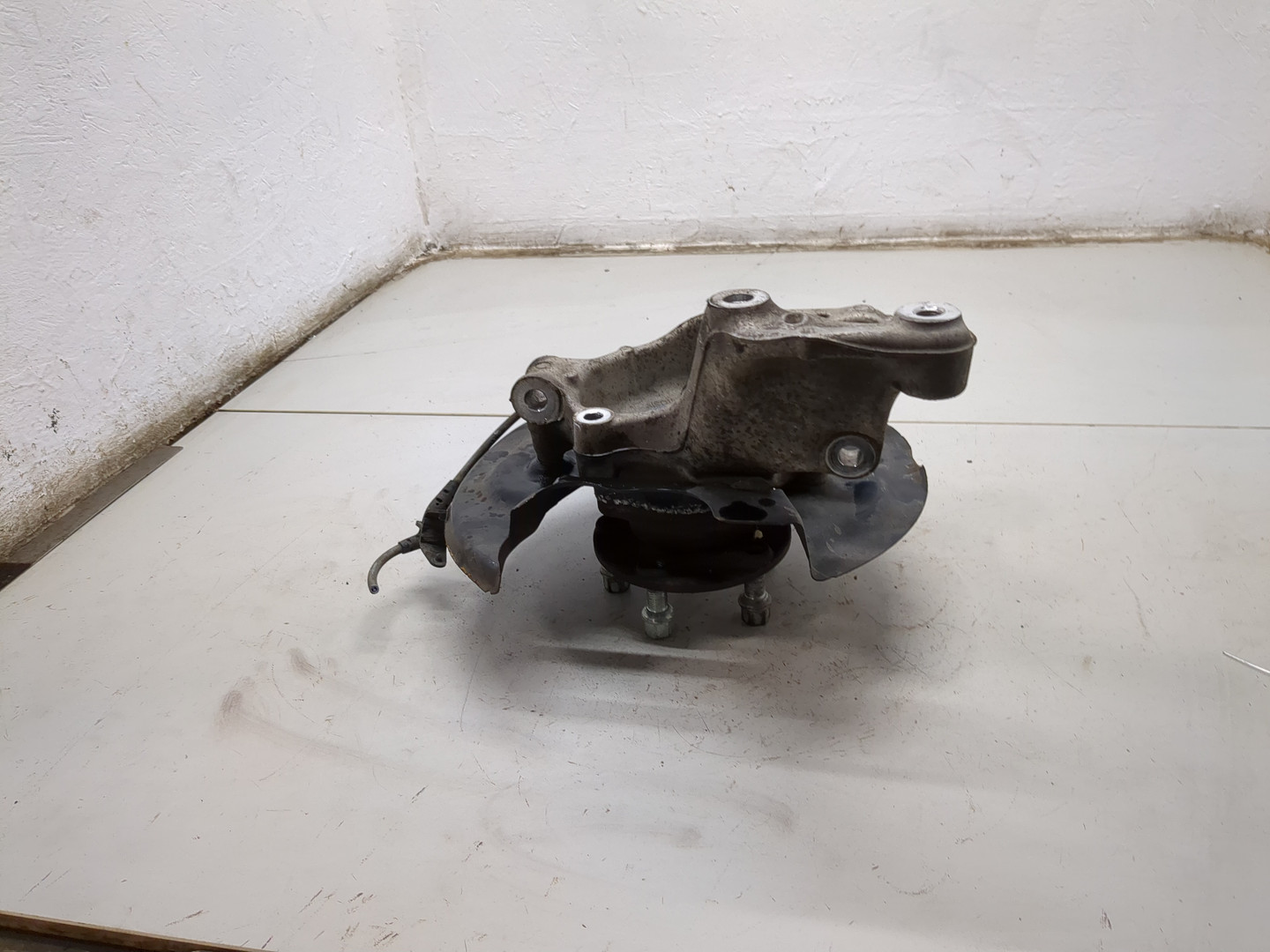 Кулак поворотный задний правый