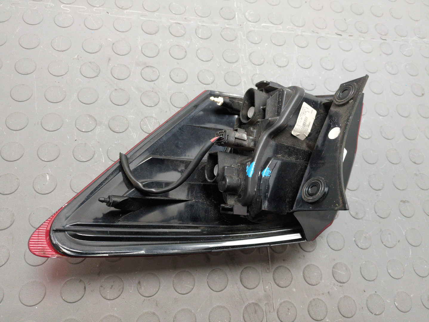 Фонарь задний левый