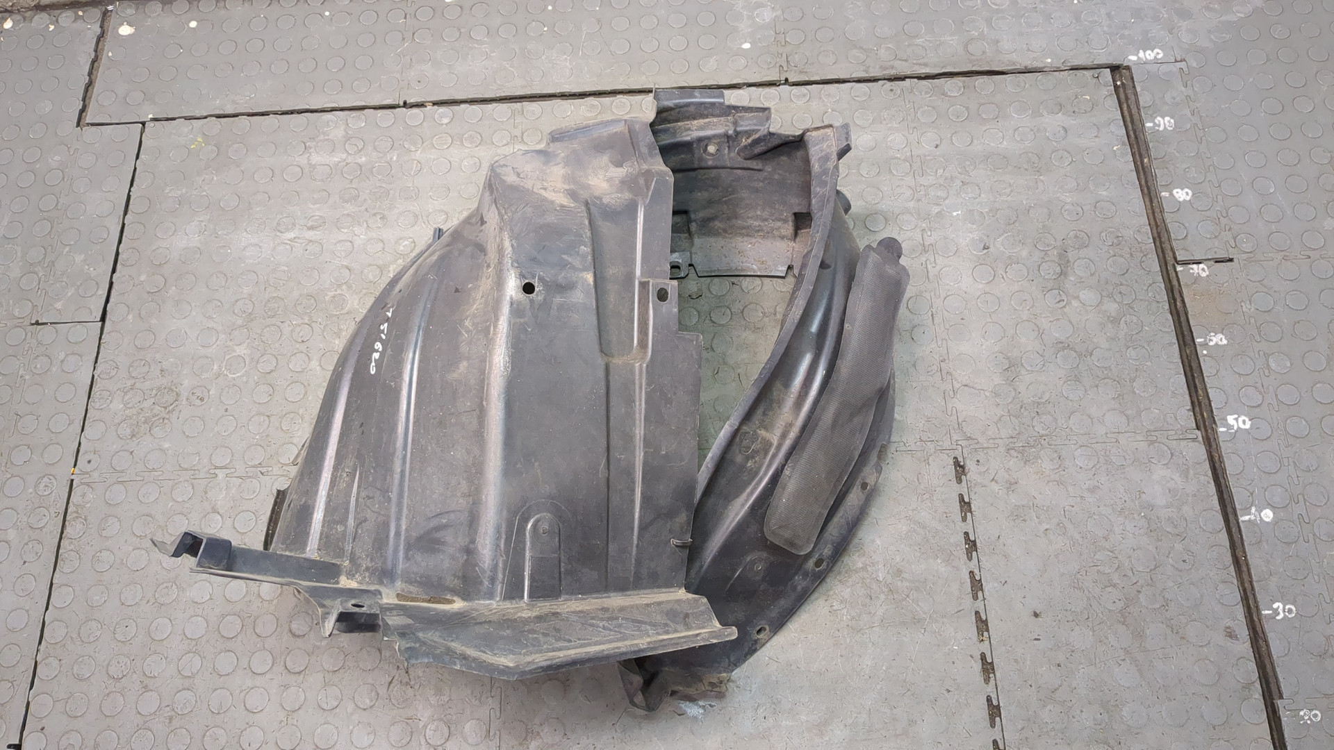 Локер передний правый