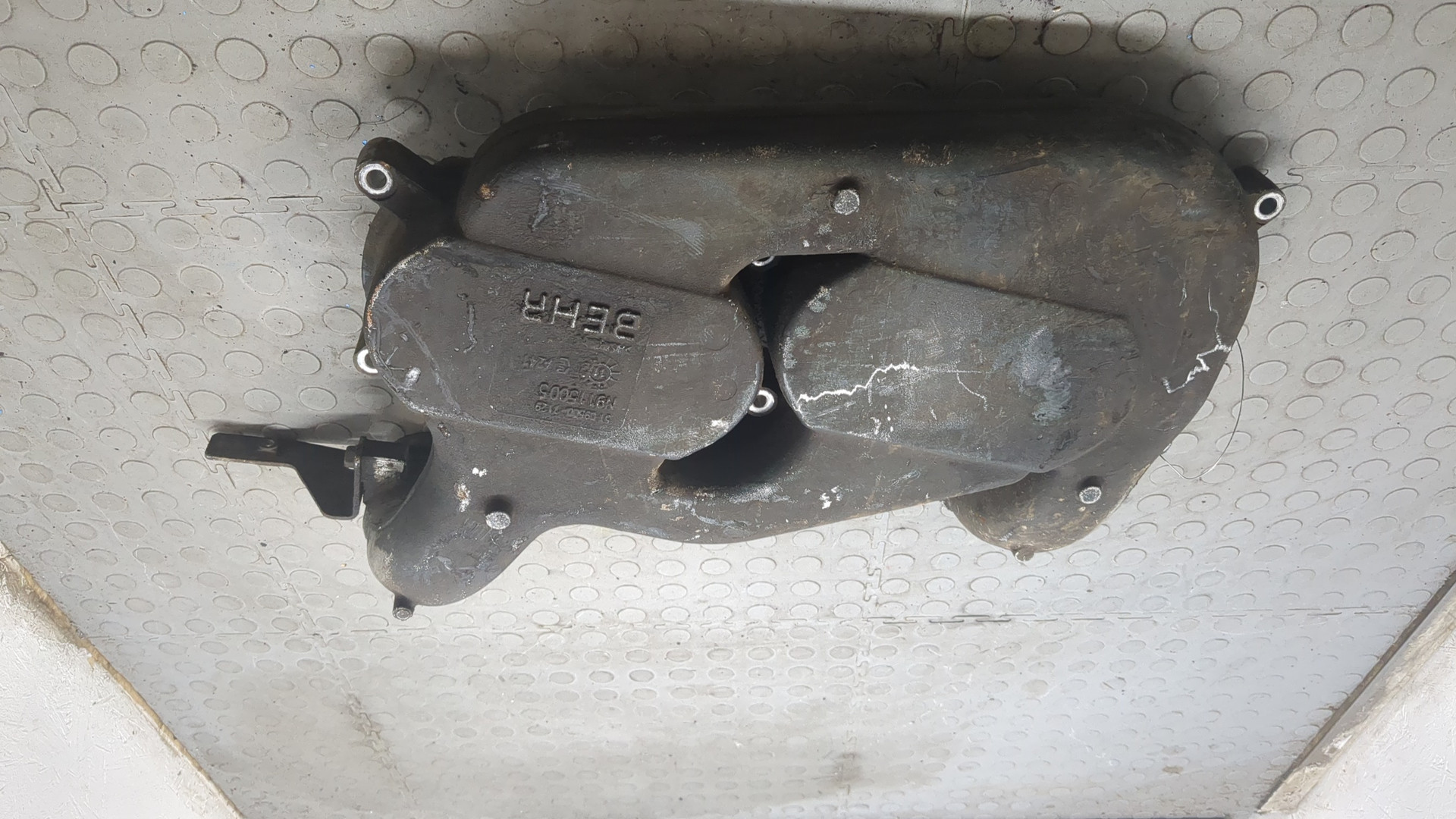 Тройник вентиляции картерных газов