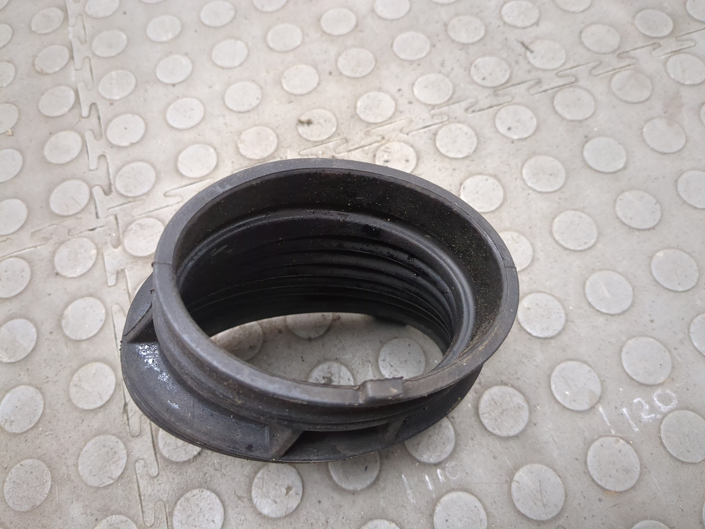 Патрубок воздушного фильтра