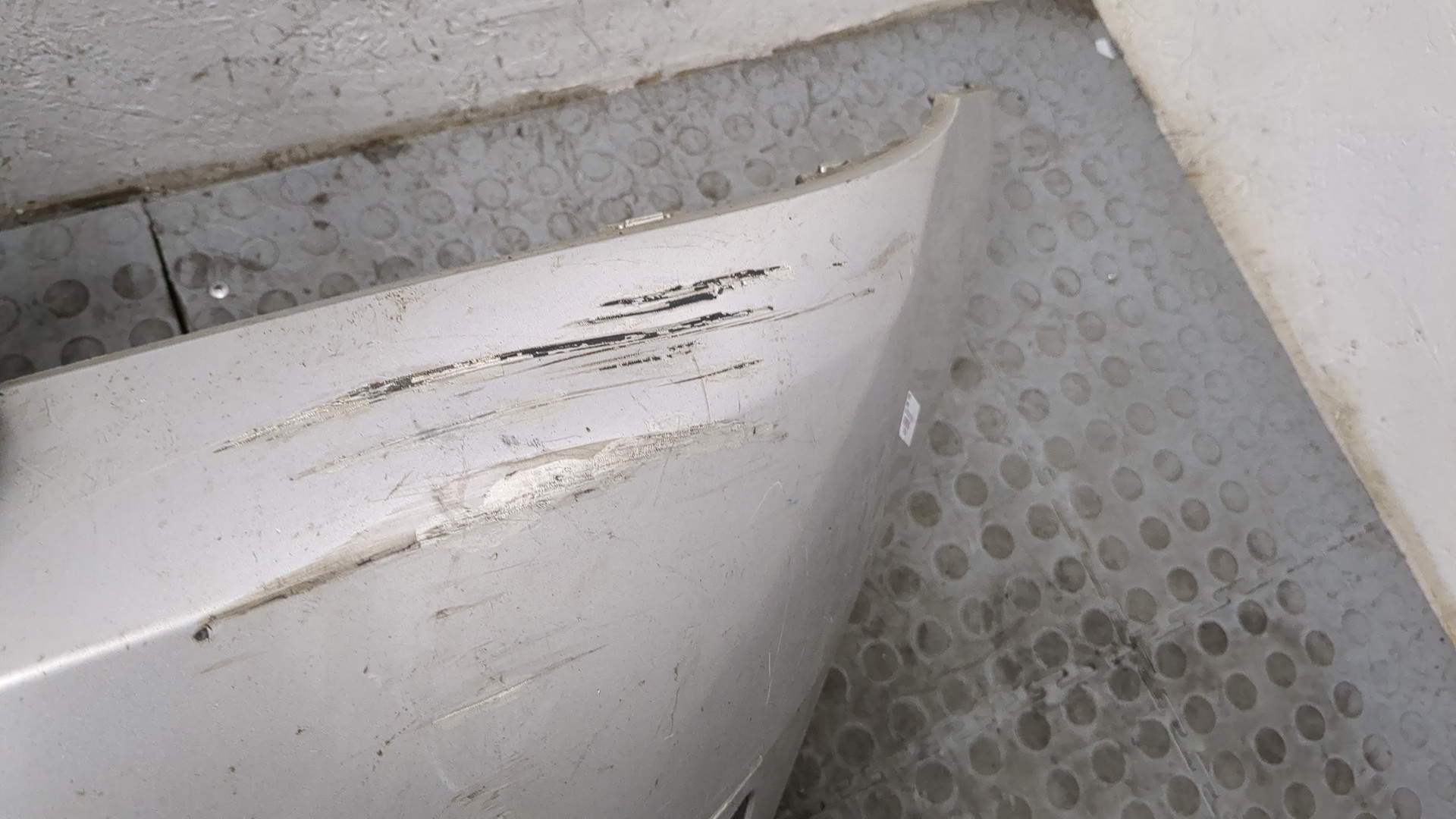 Бампер передний