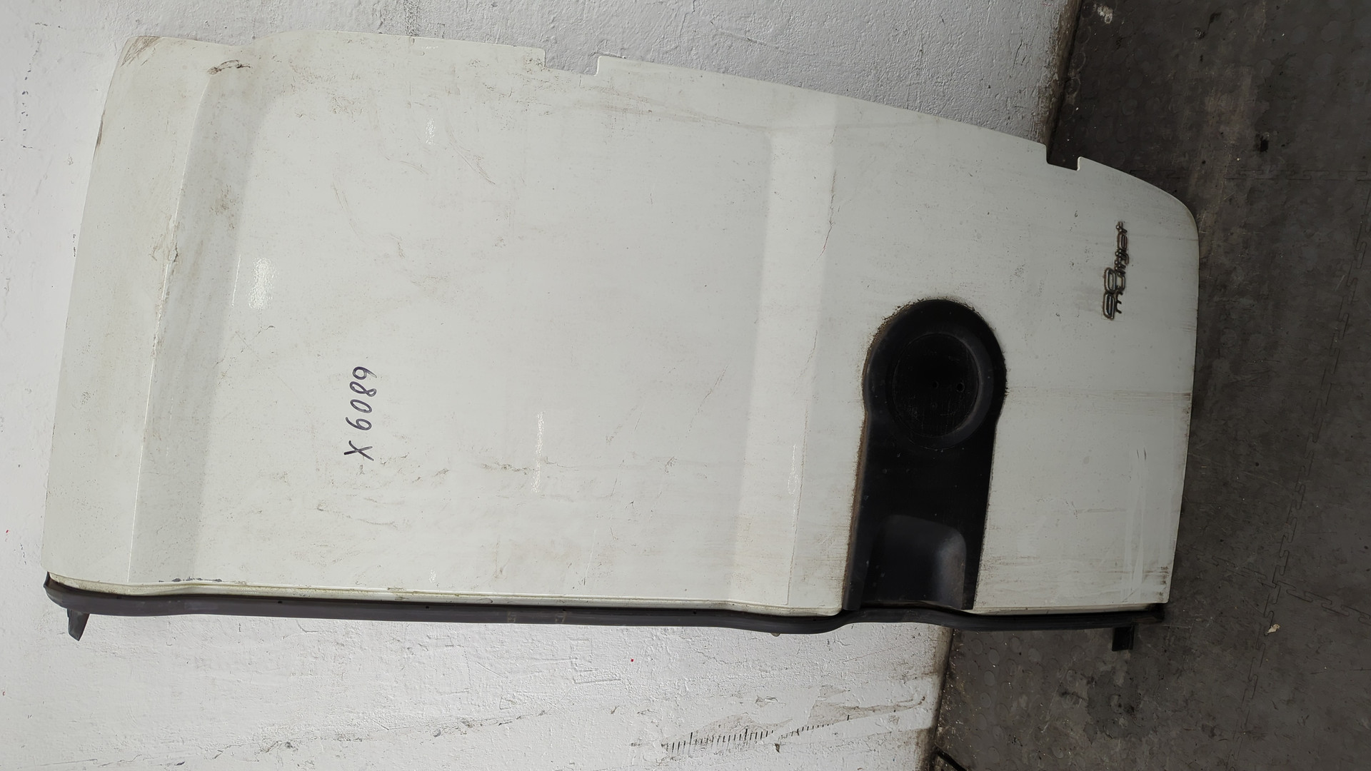 Дверь багажника правая