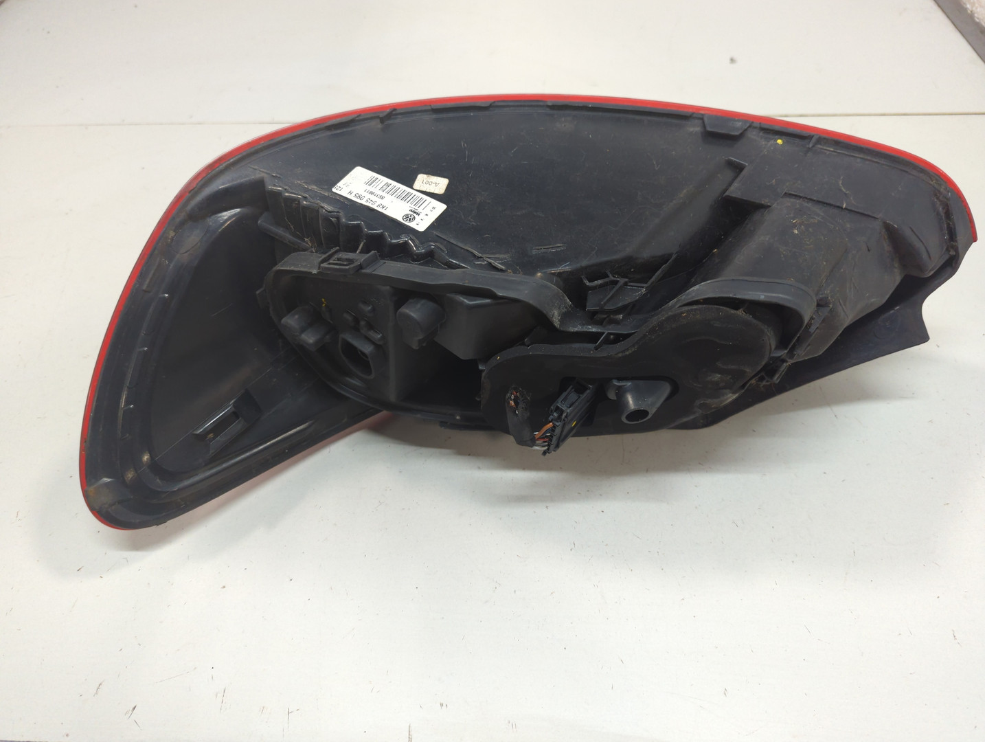 Фонарь задний левый