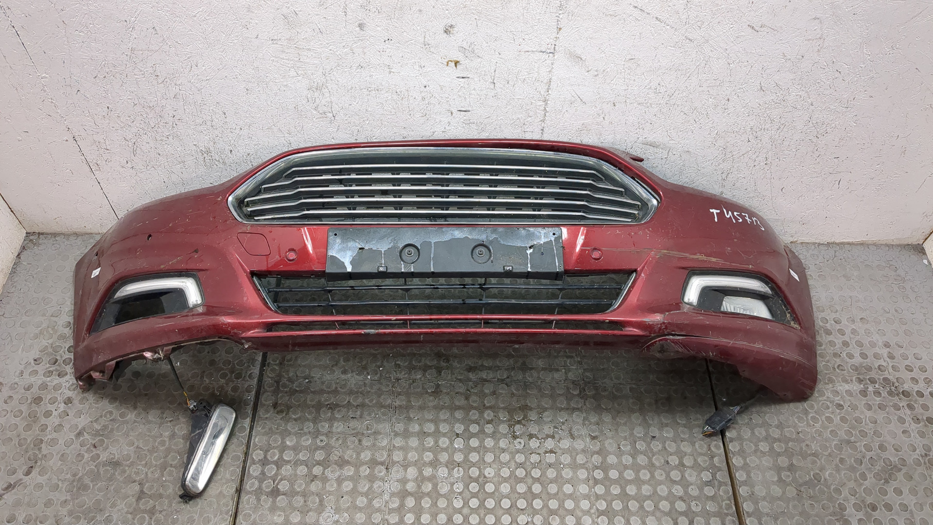 Бампер передний