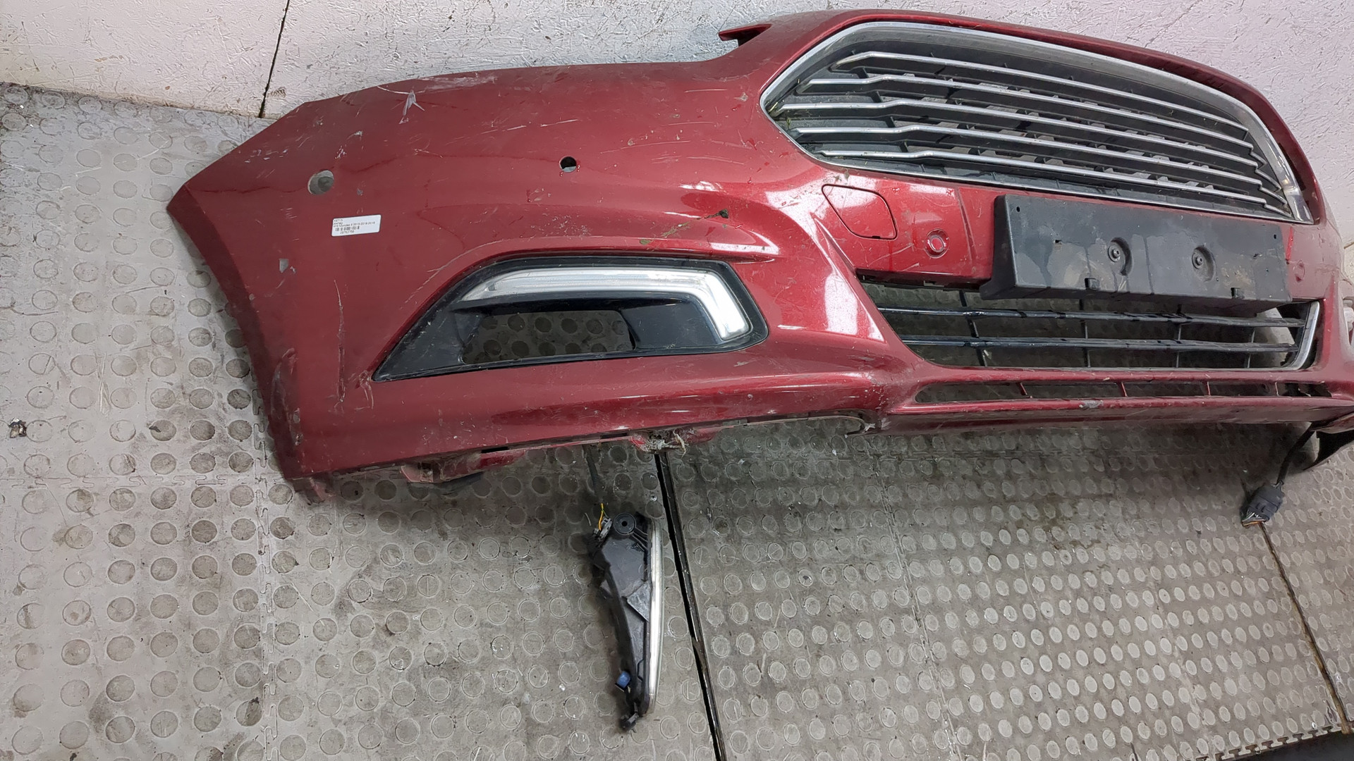 Бампер передний