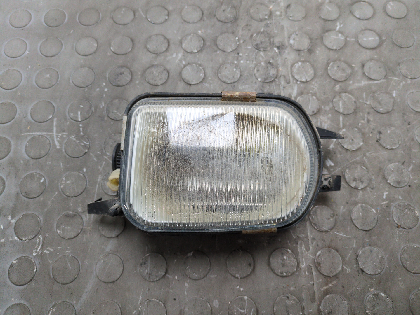 Фара противотуманная правая