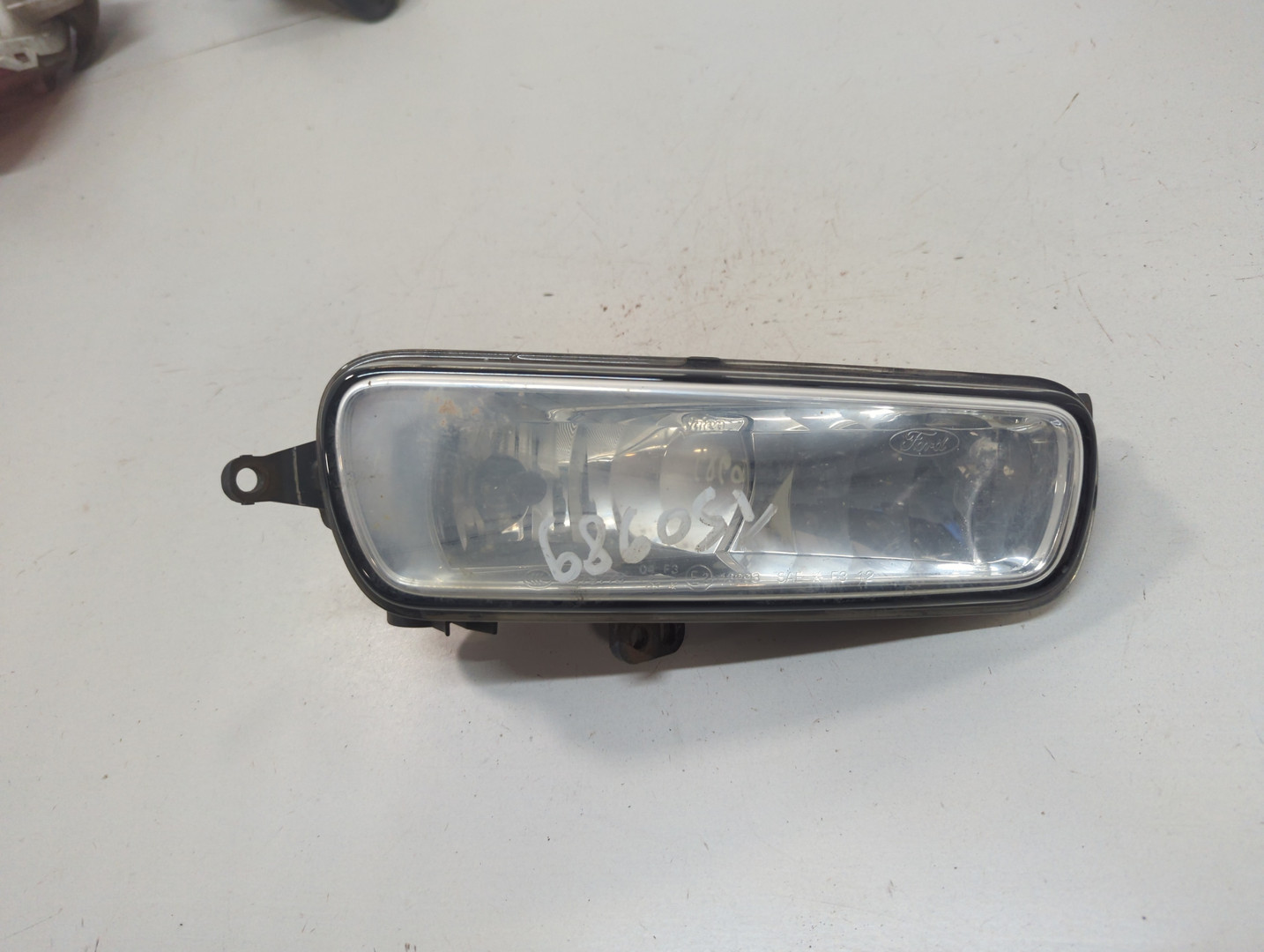 Фара противотуманная правая