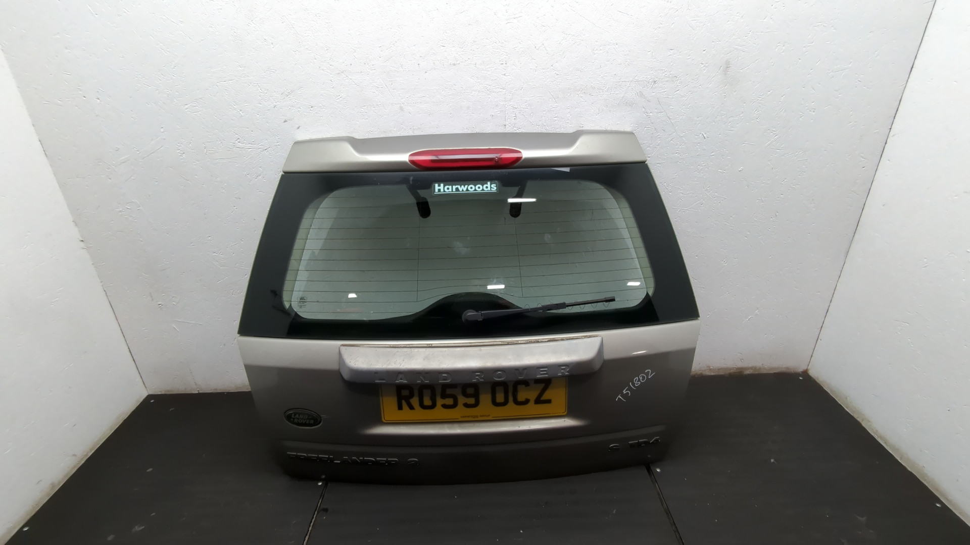 Дверь багажника