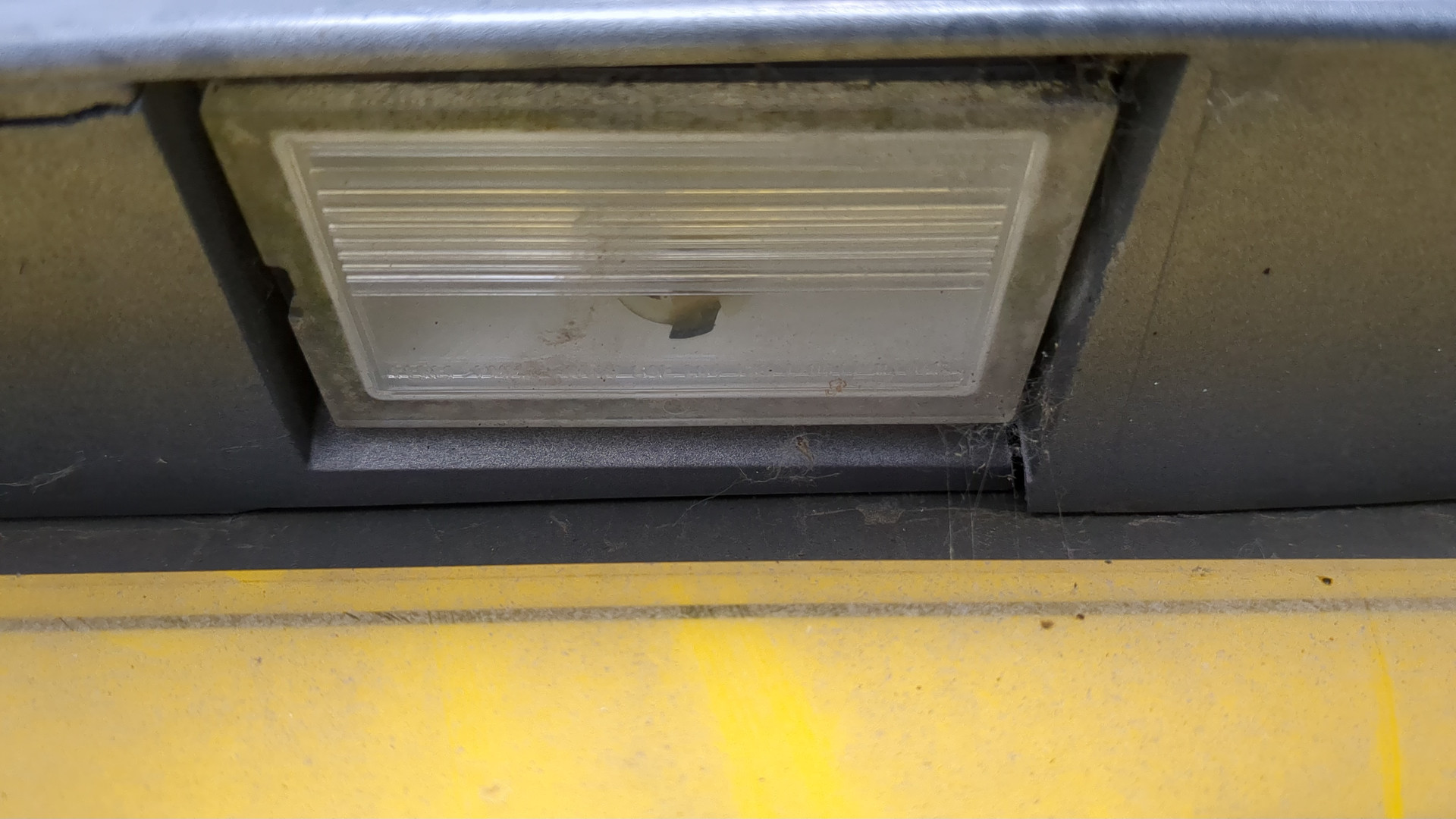 Дверь багажника