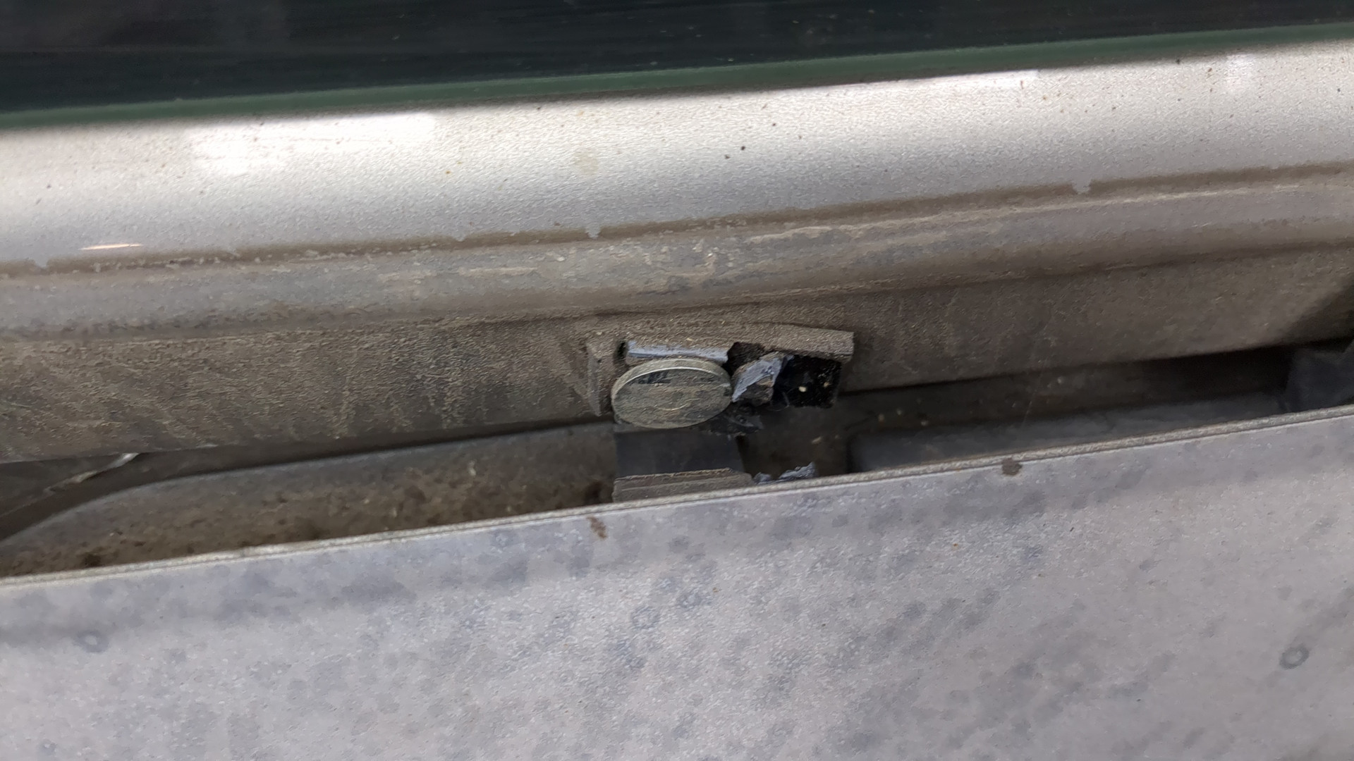 Дверь багажника