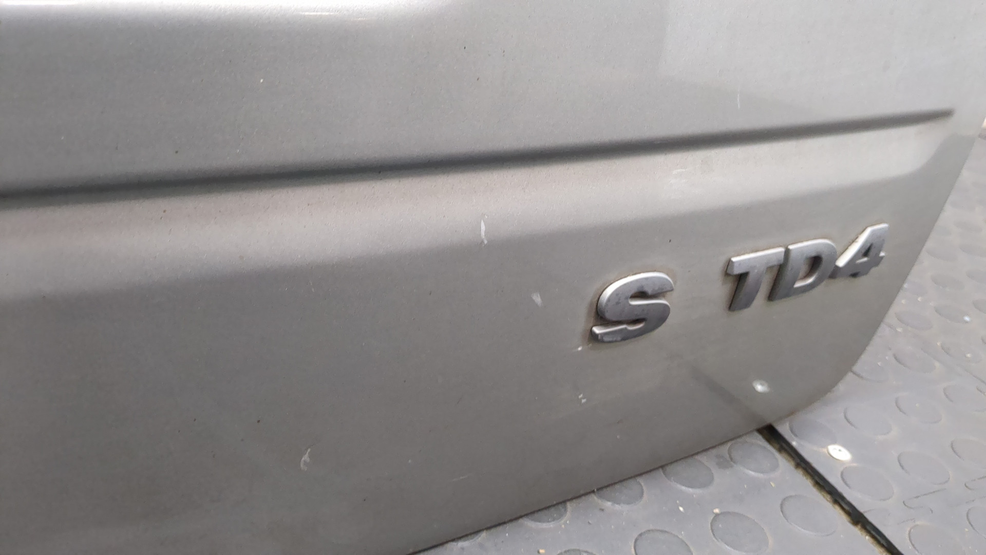 Дверь багажника