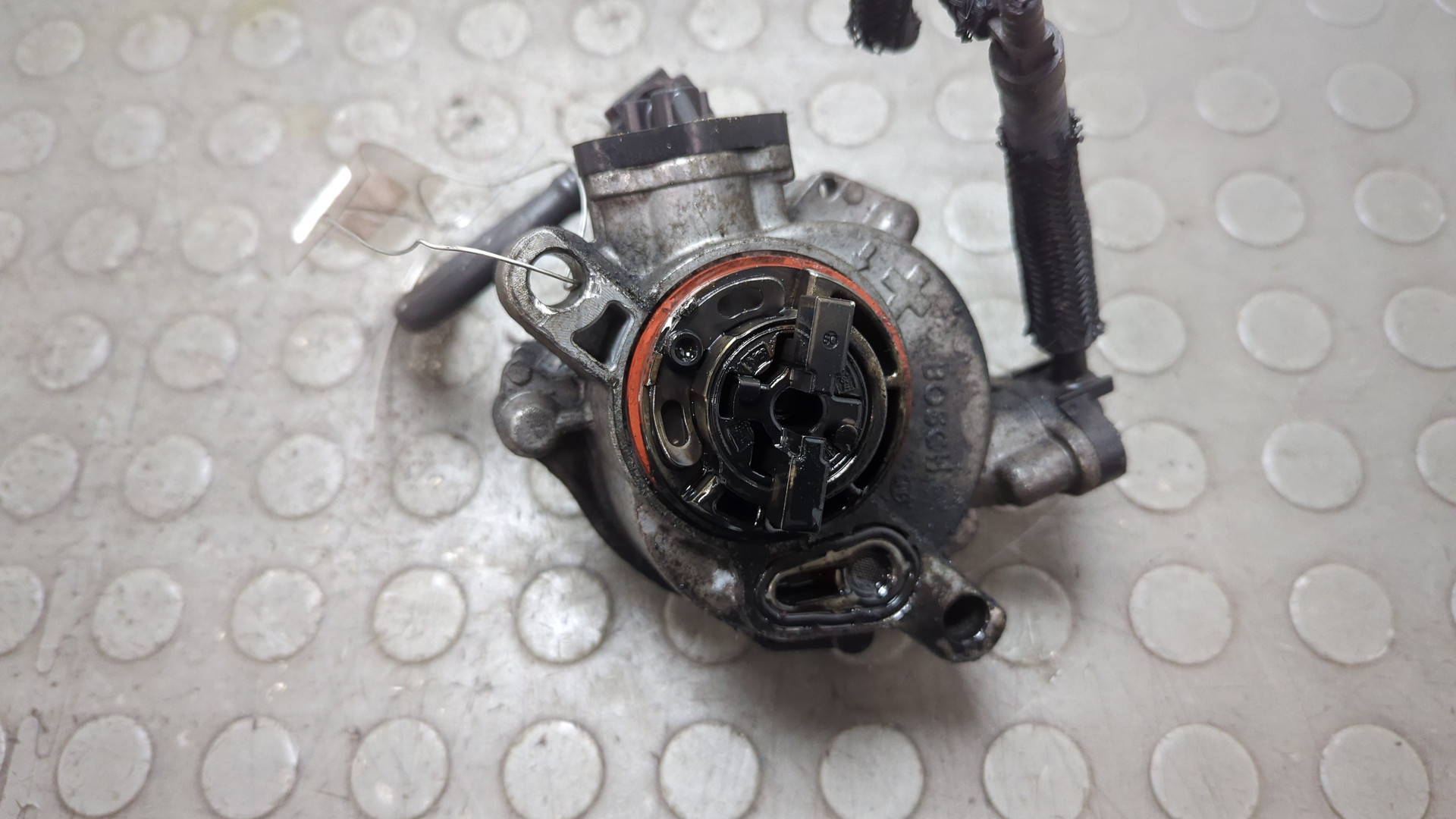 Насос вакуумный