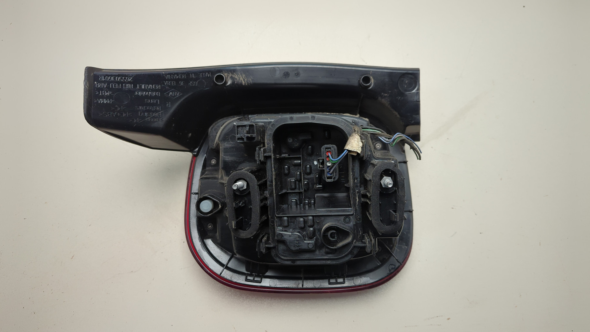 Фонарь задний правый