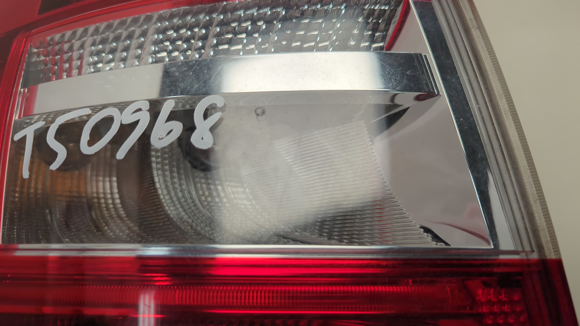 Фонарь задний левый