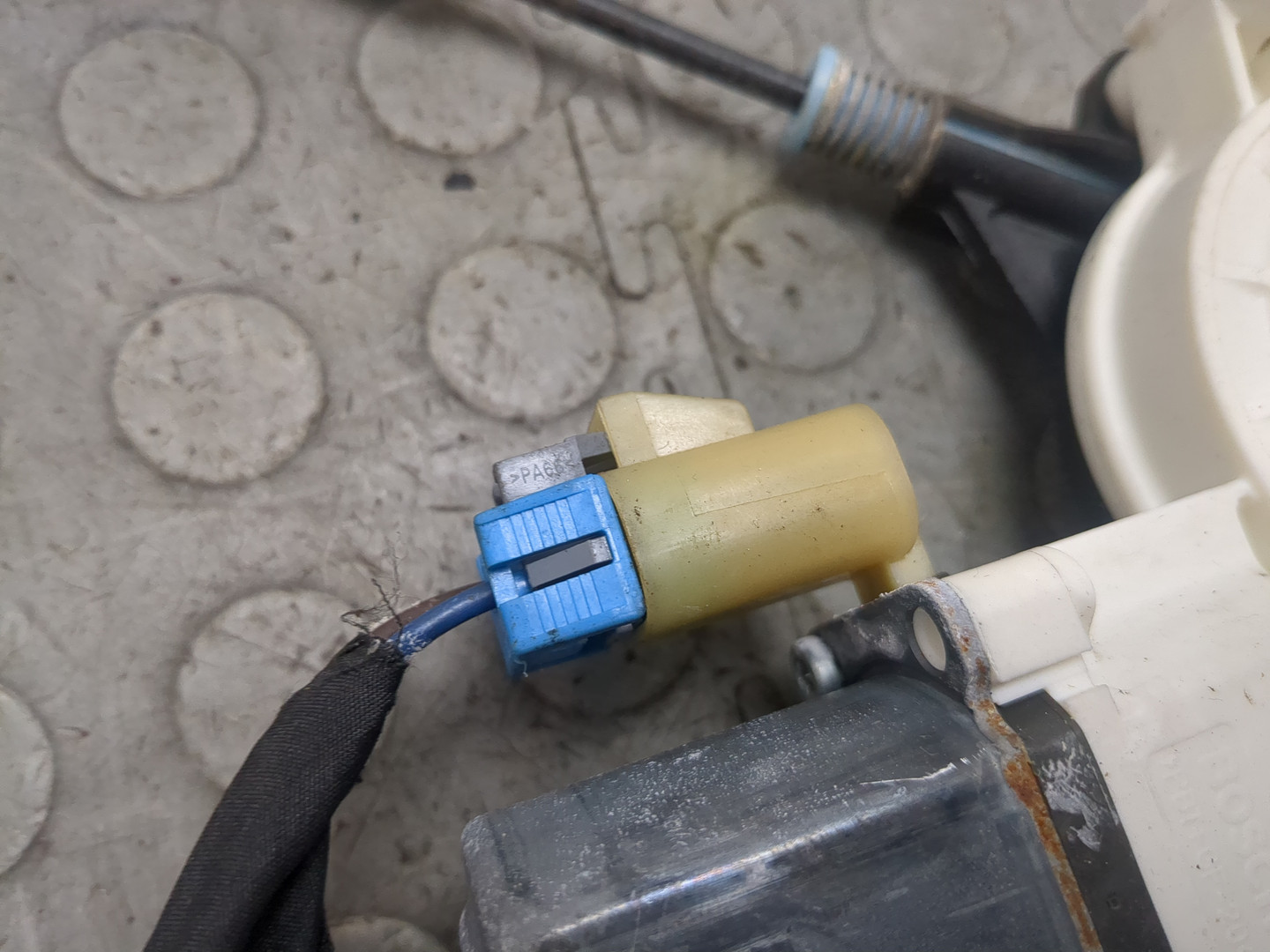 Стеклоподъемник электр. передний левый