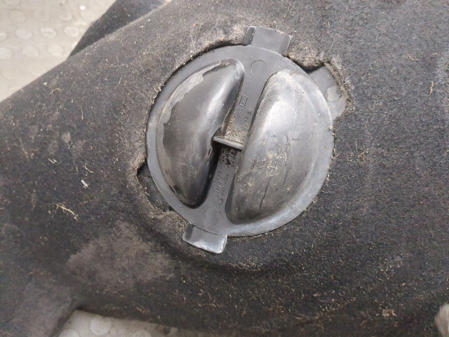 Локер передний левый