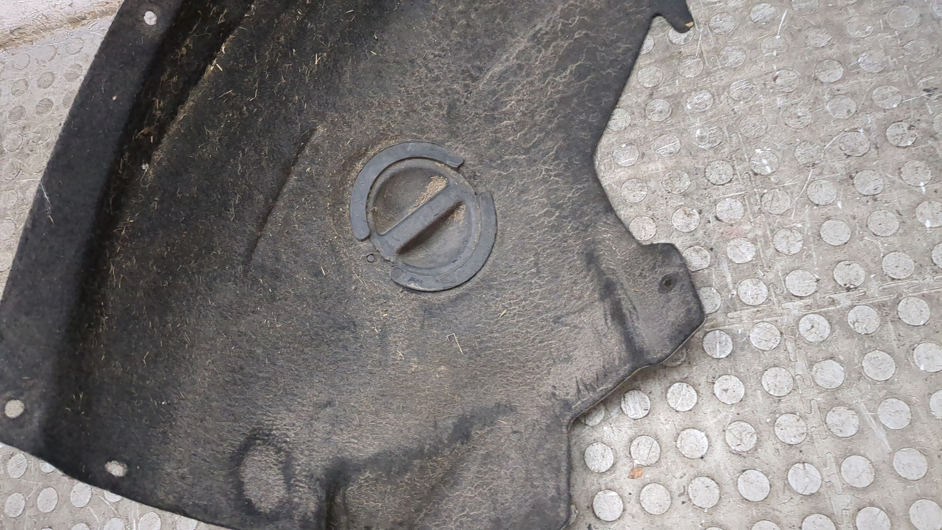 Локер передний левый