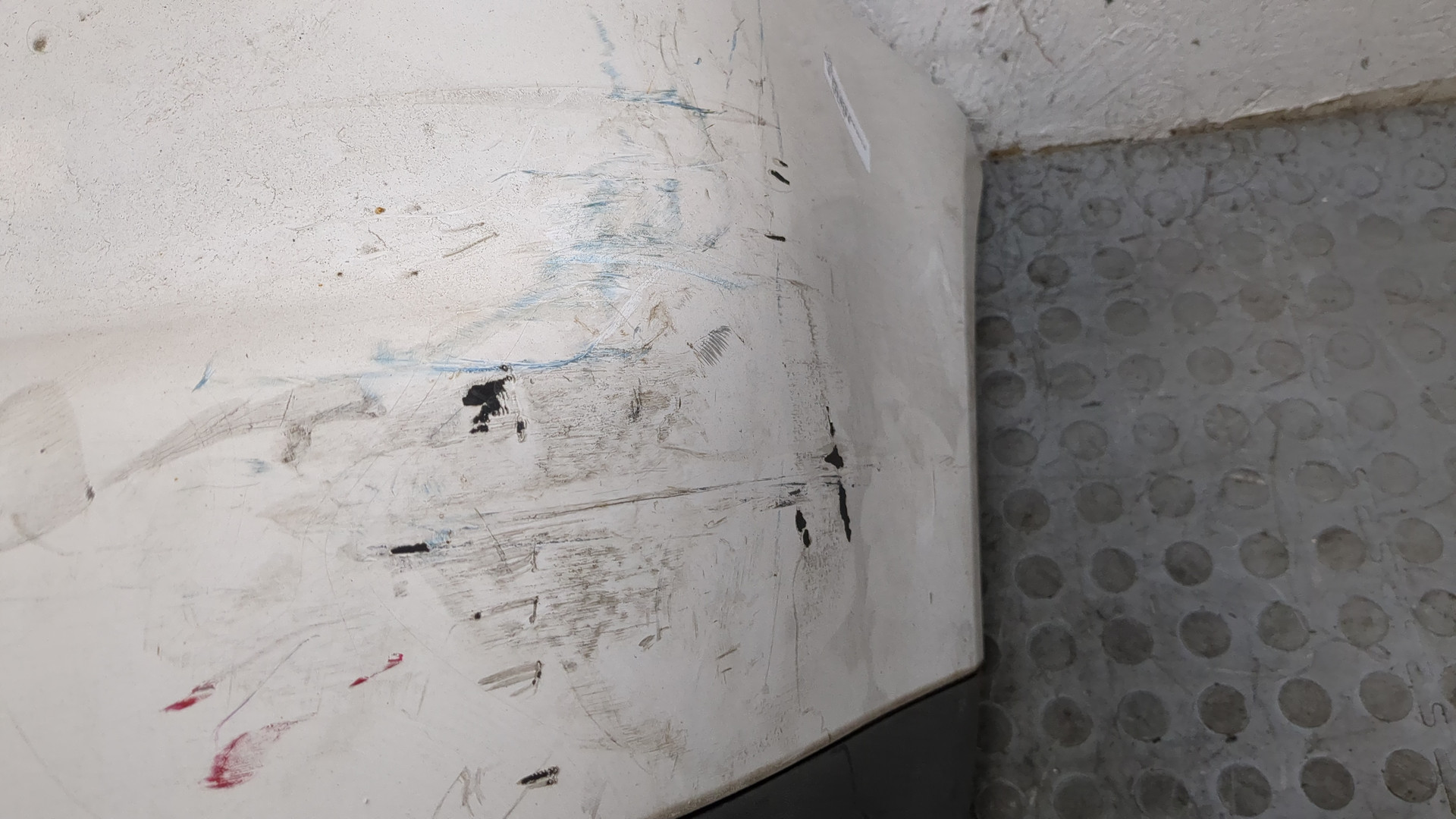 Бампер задний