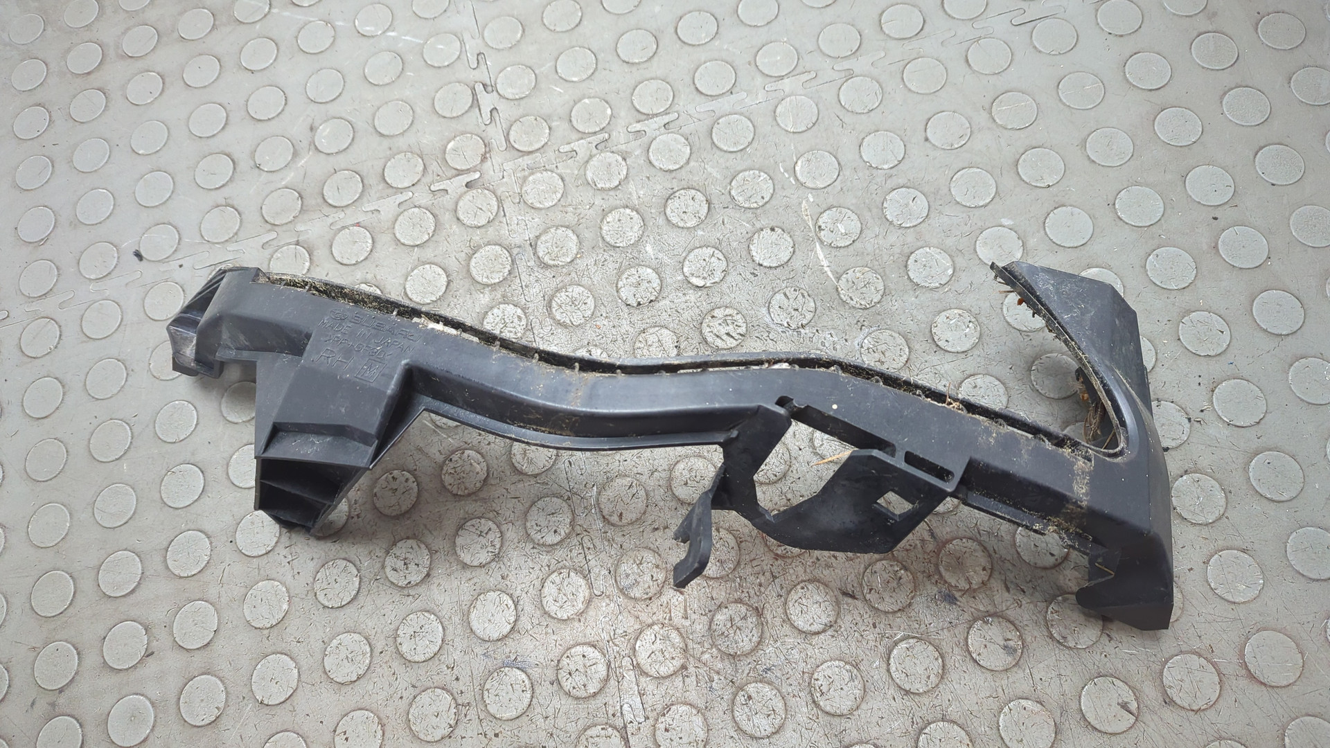 Кронштейн фар правый