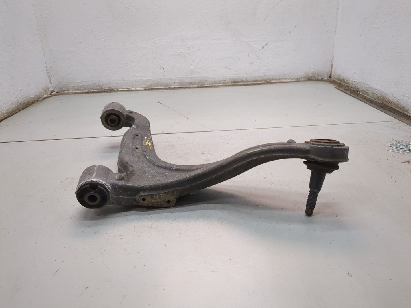 Рычаг задний левый