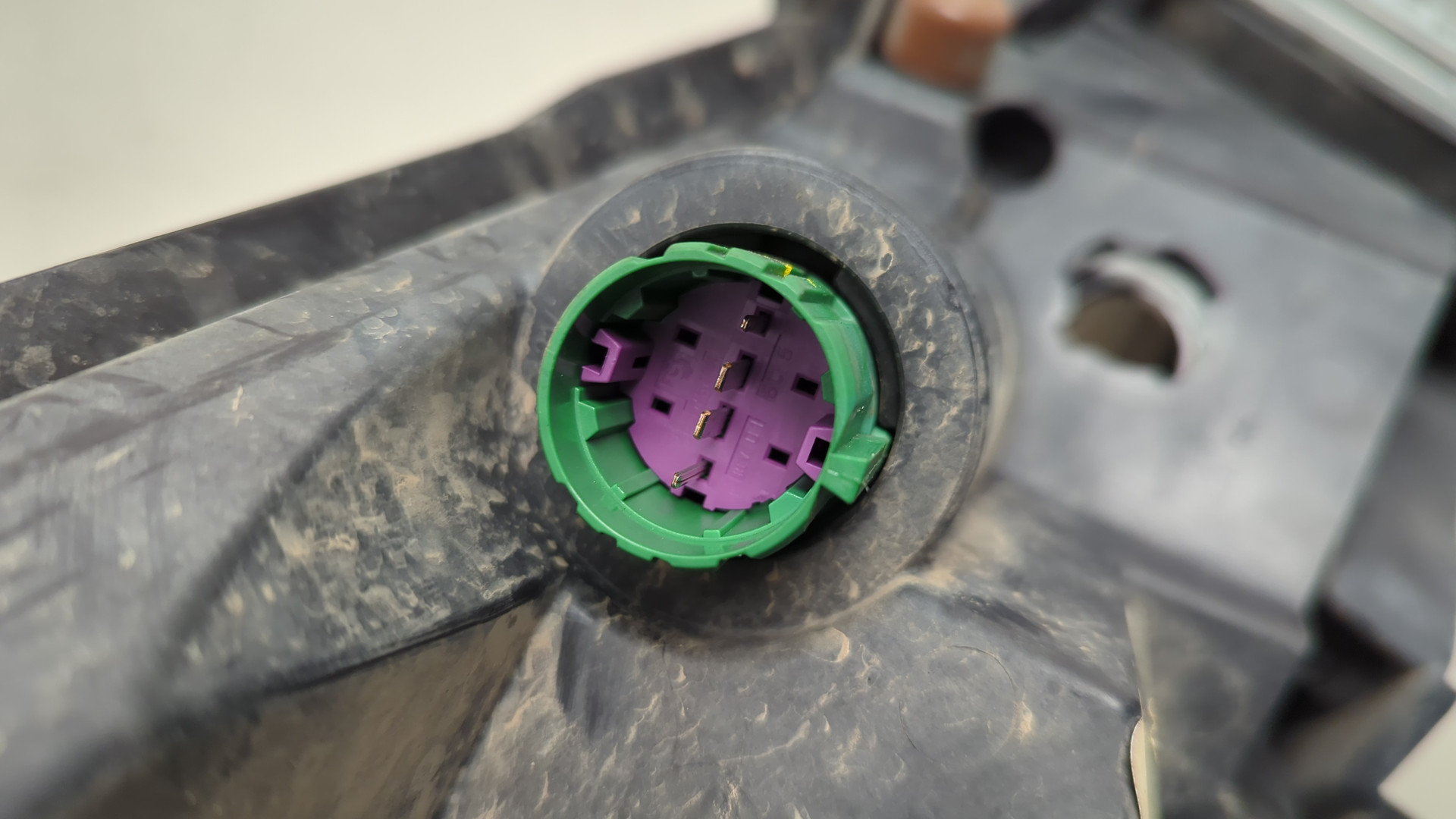 Фара дневного света левая (ходовые огни)