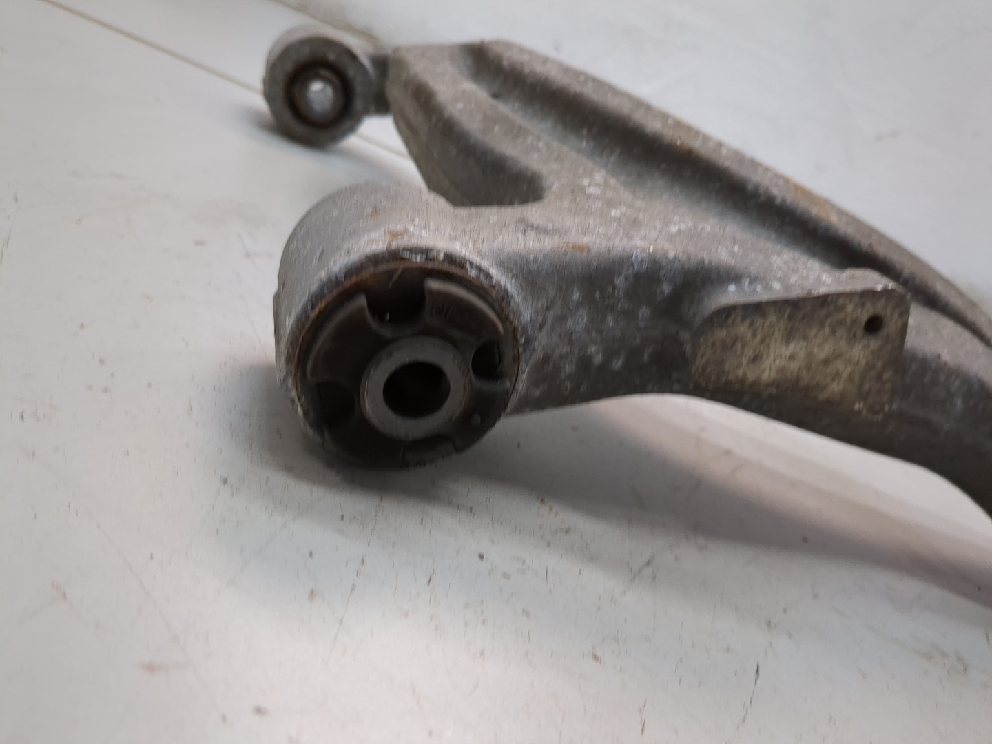 Рычаг задний правый