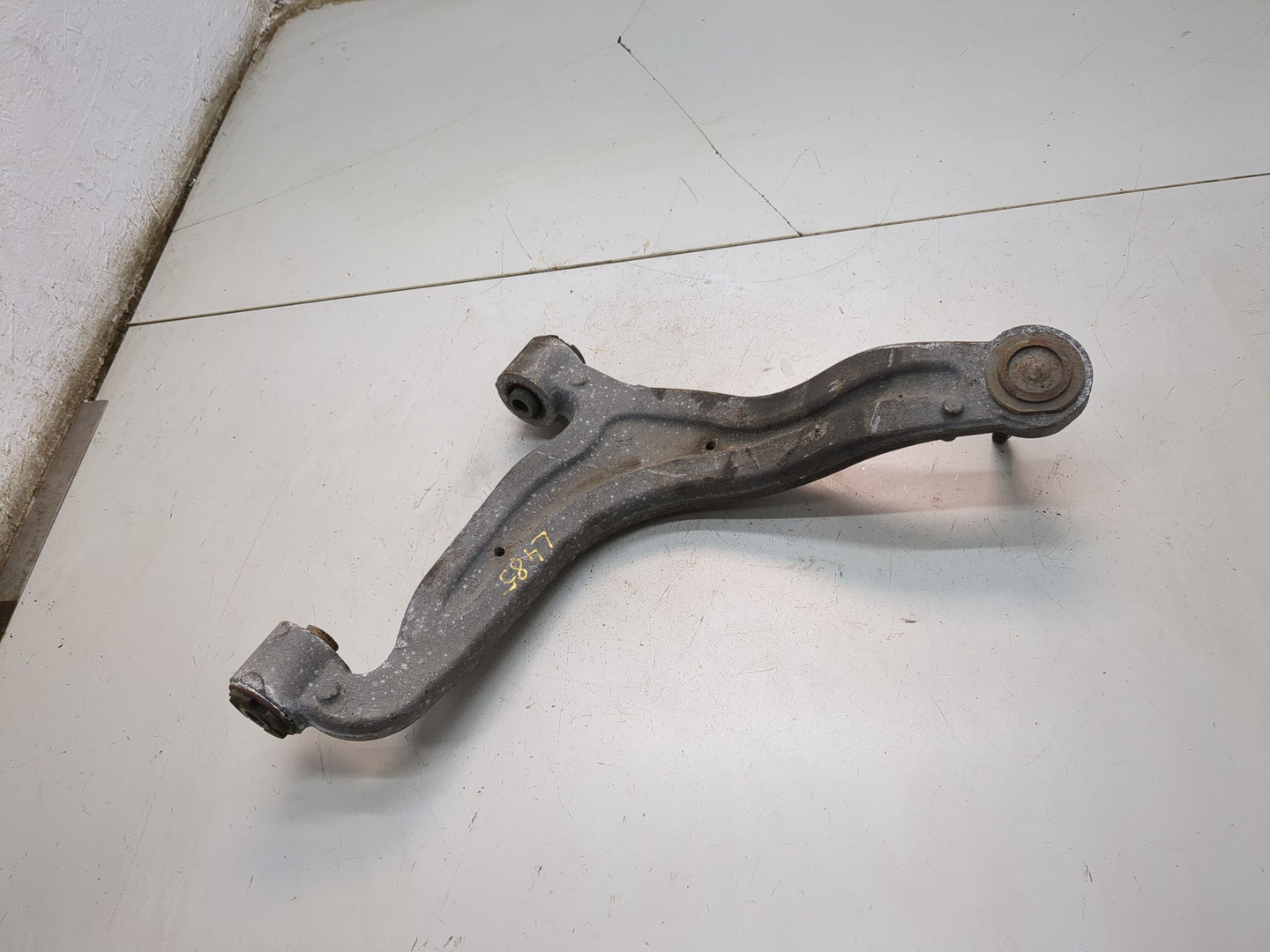 Рычаг задний правый