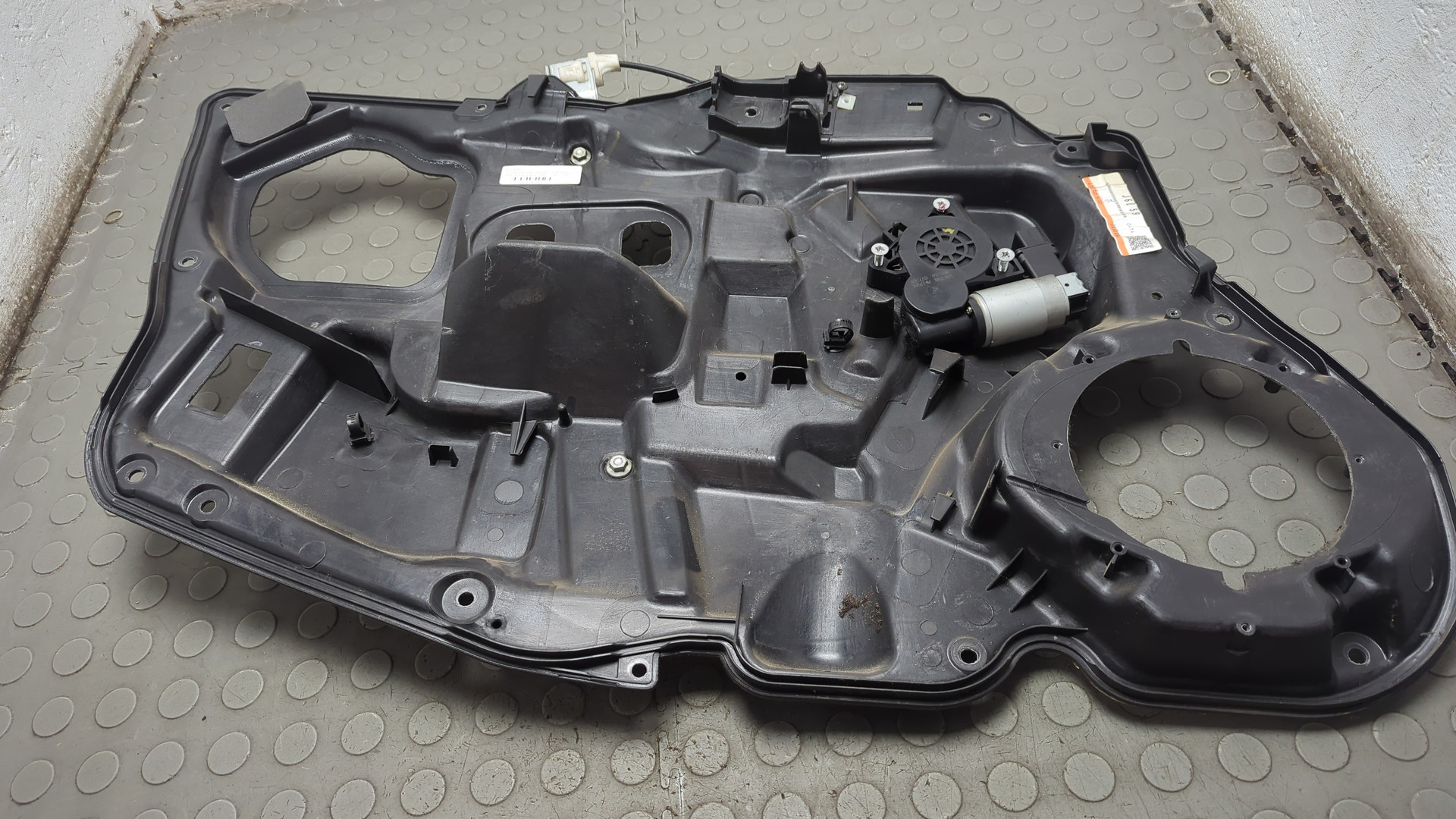 Стеклоподъемник электр. передний левый