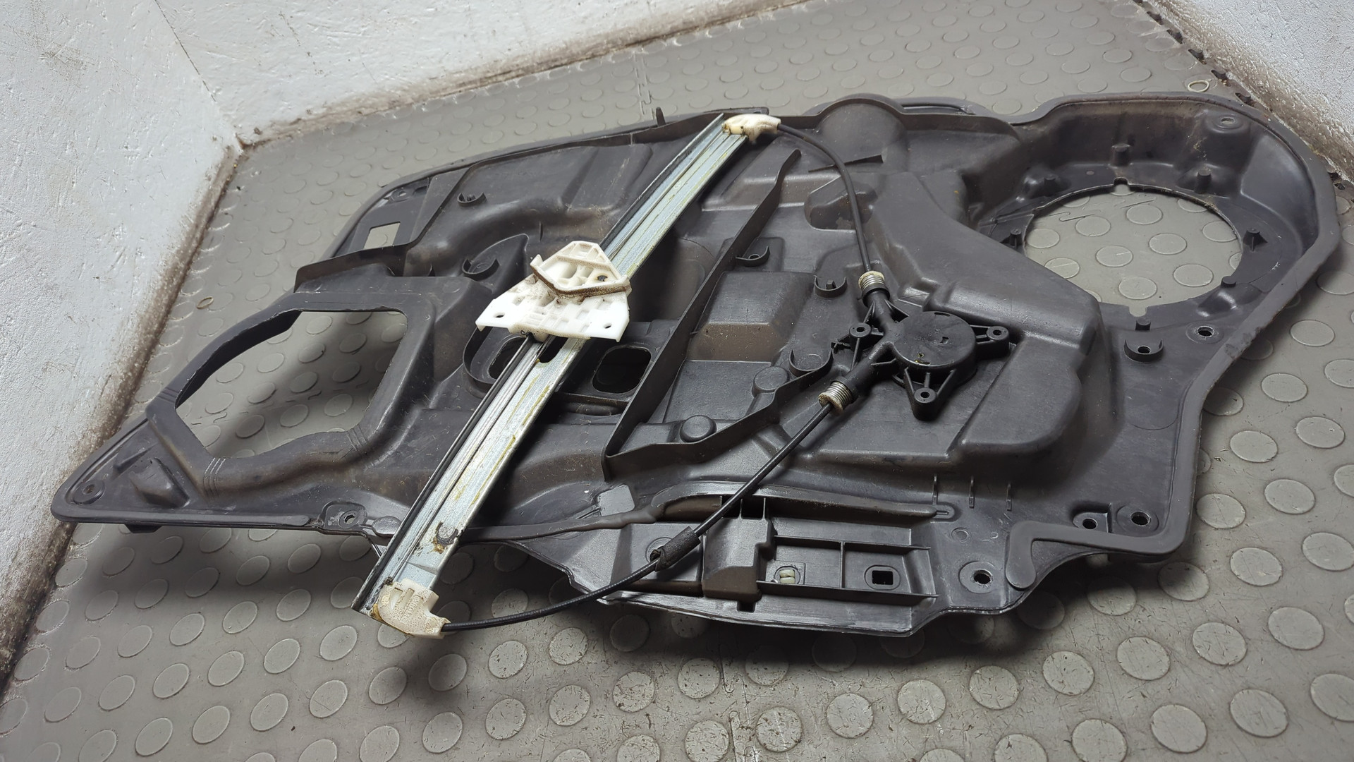 Стеклоподъемник электр. передний левый