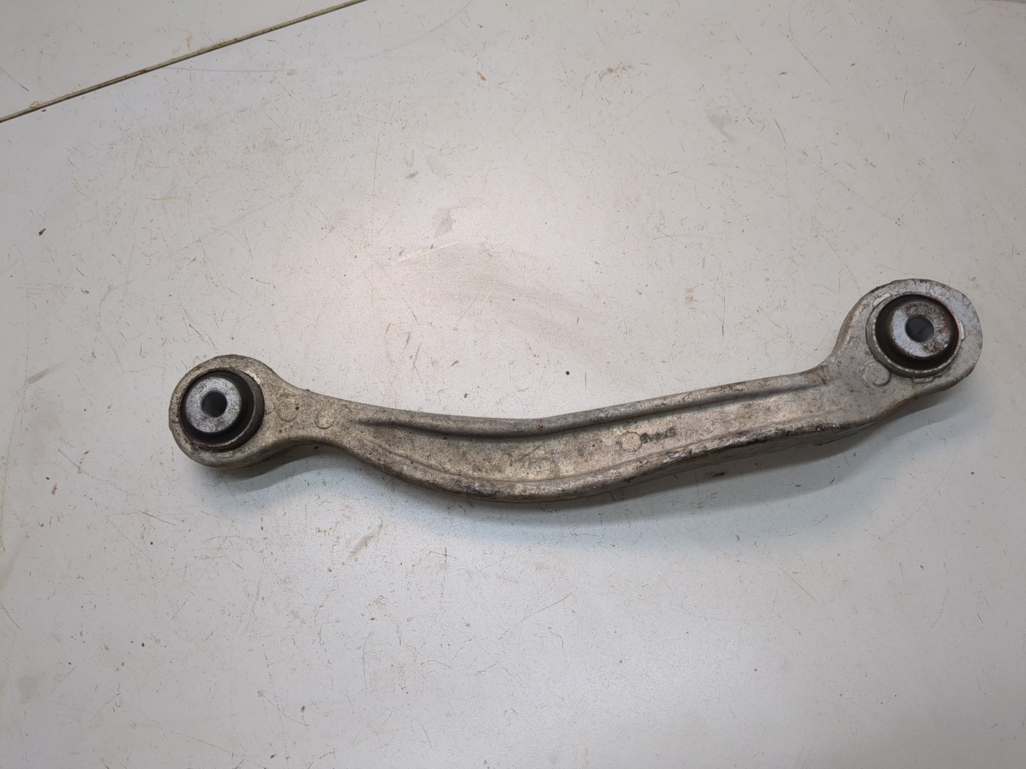 Рычаг задний правый