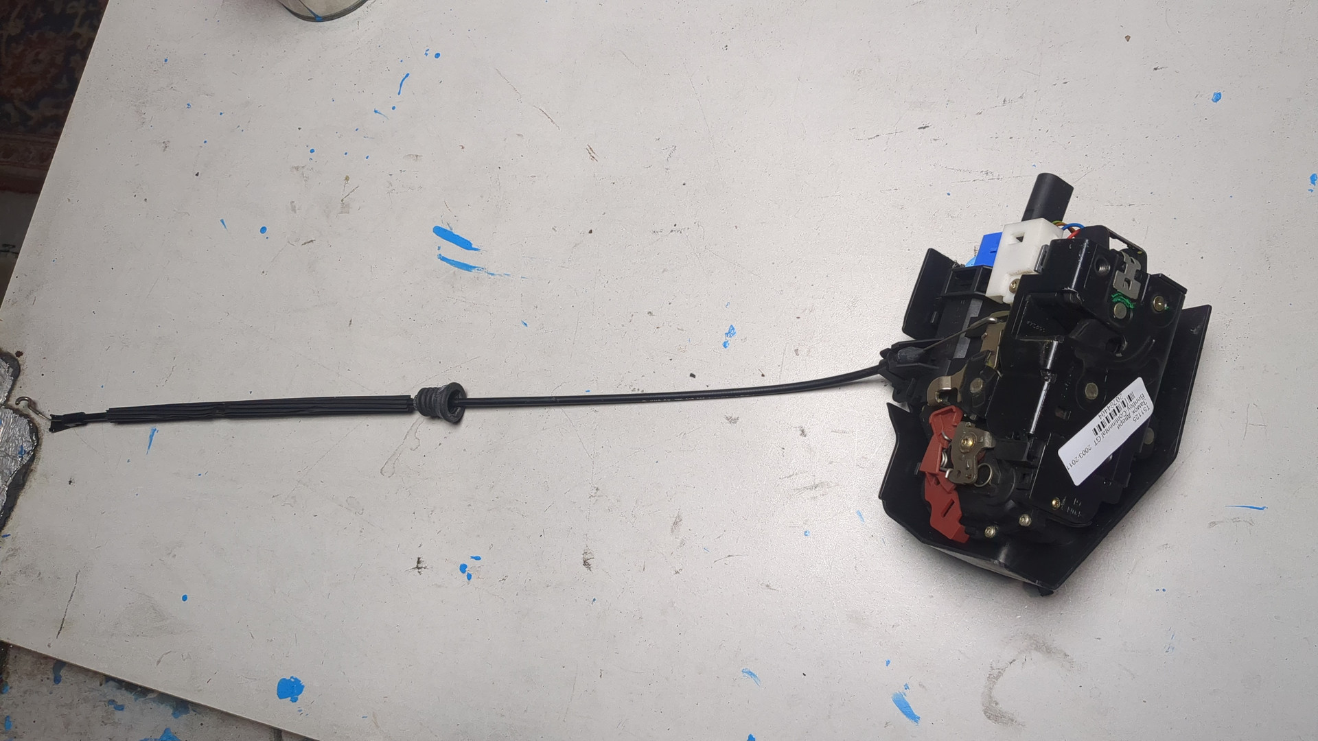 Замок двери передней левой