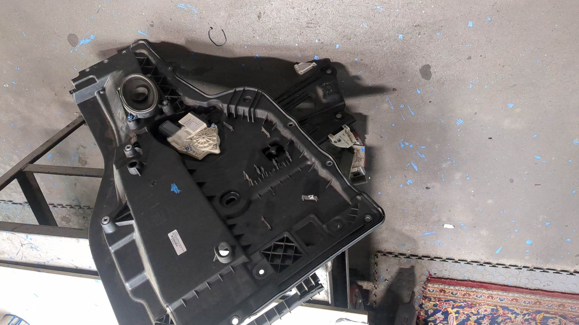 Стеклоподъемник электр. передний левый