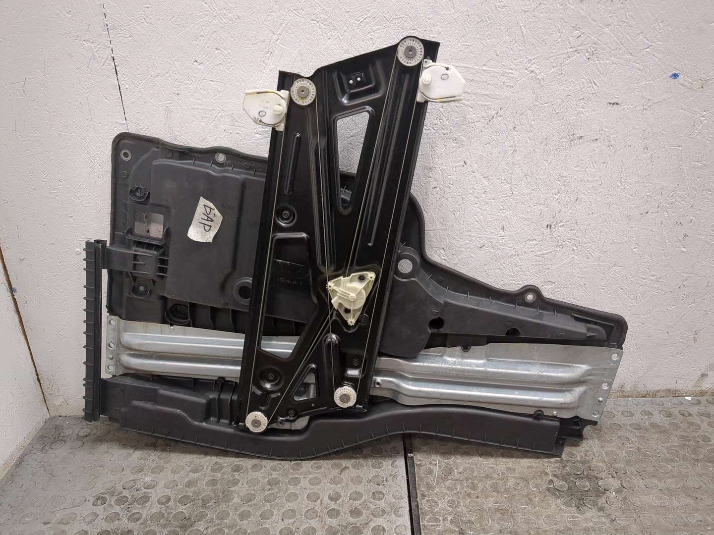 Стеклоподъемник электр. передний левый