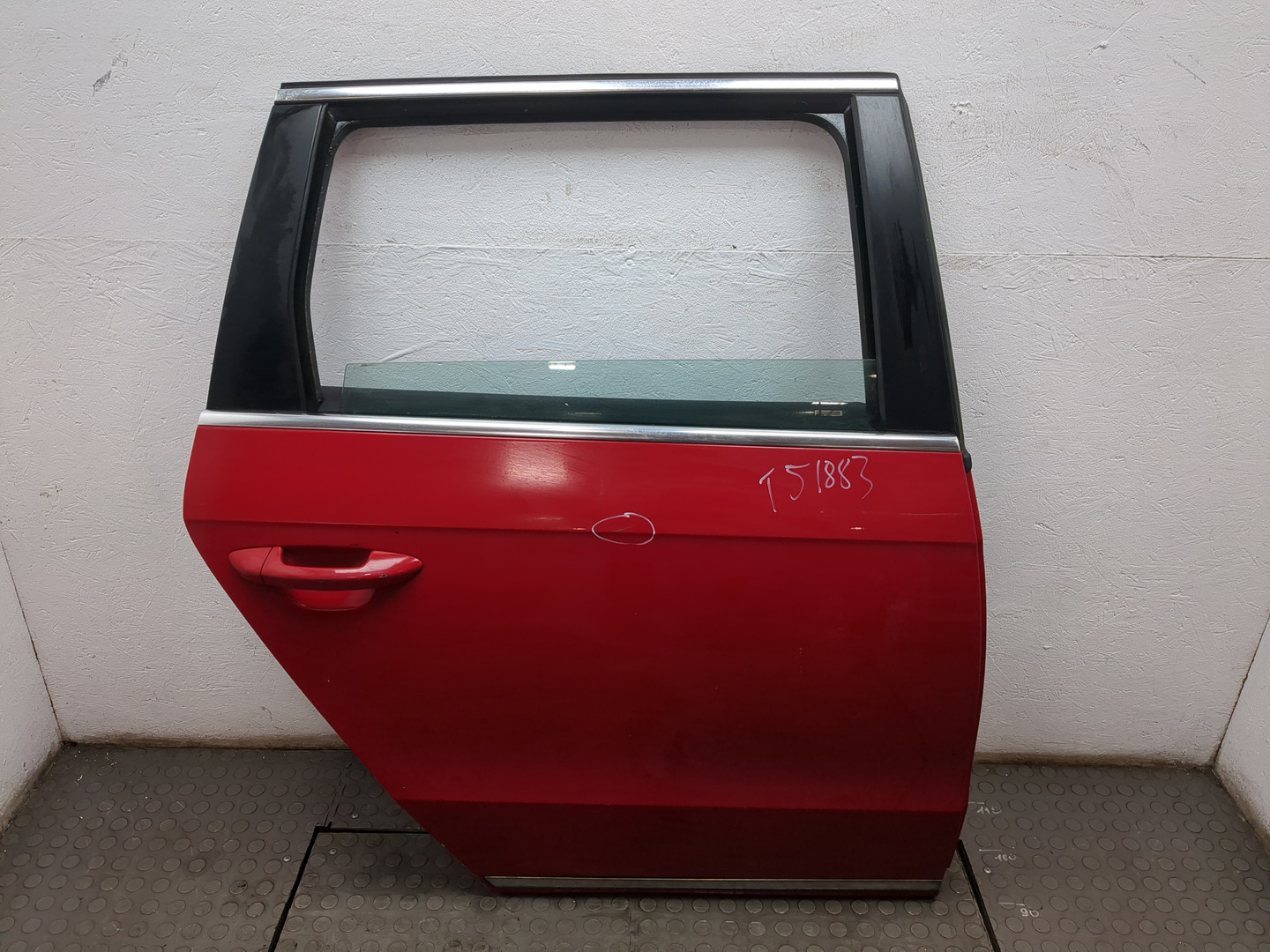 Дверь задняя правая