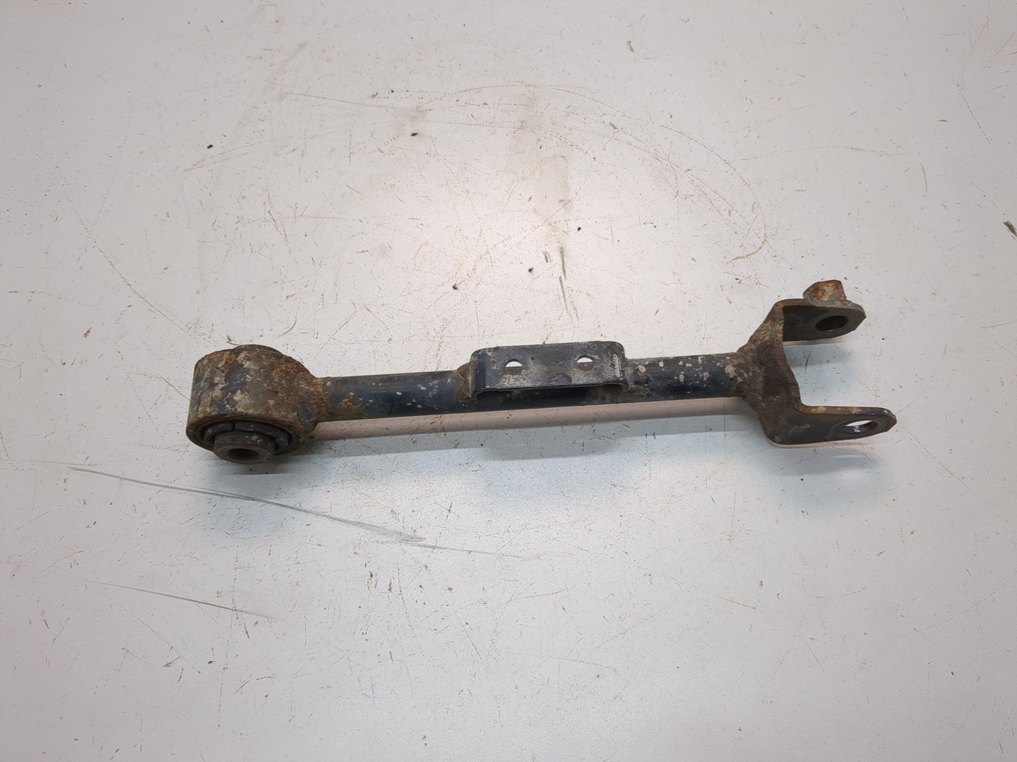 Рычаг задний правый