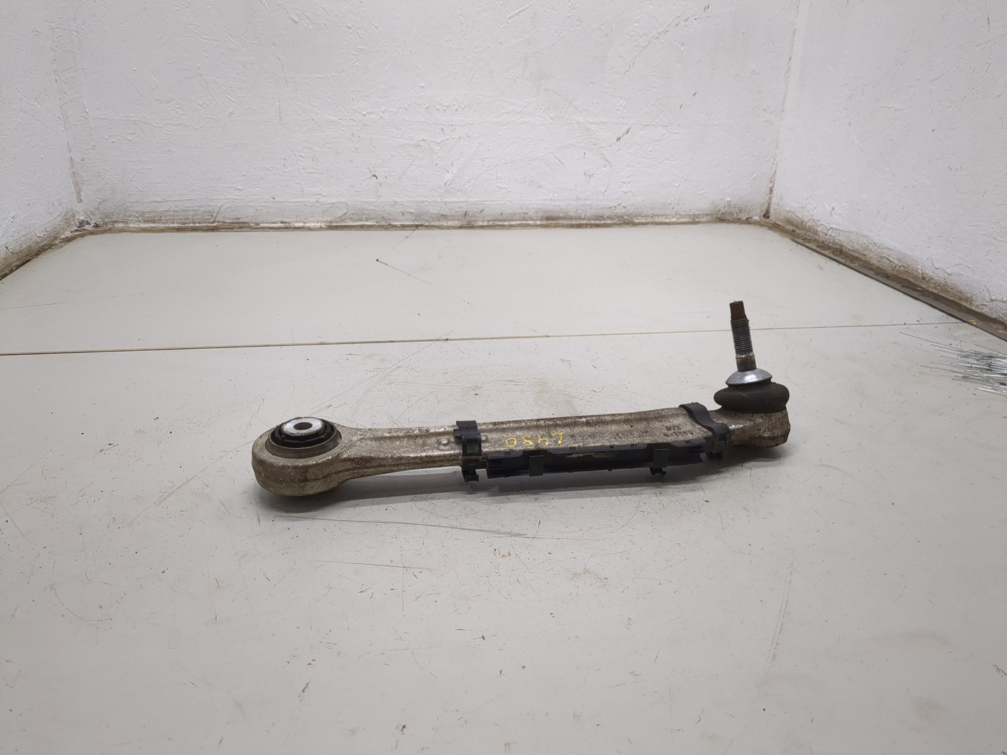 Рычаг задний левый