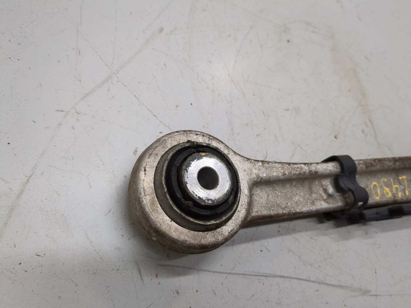 Рычаг задний левый