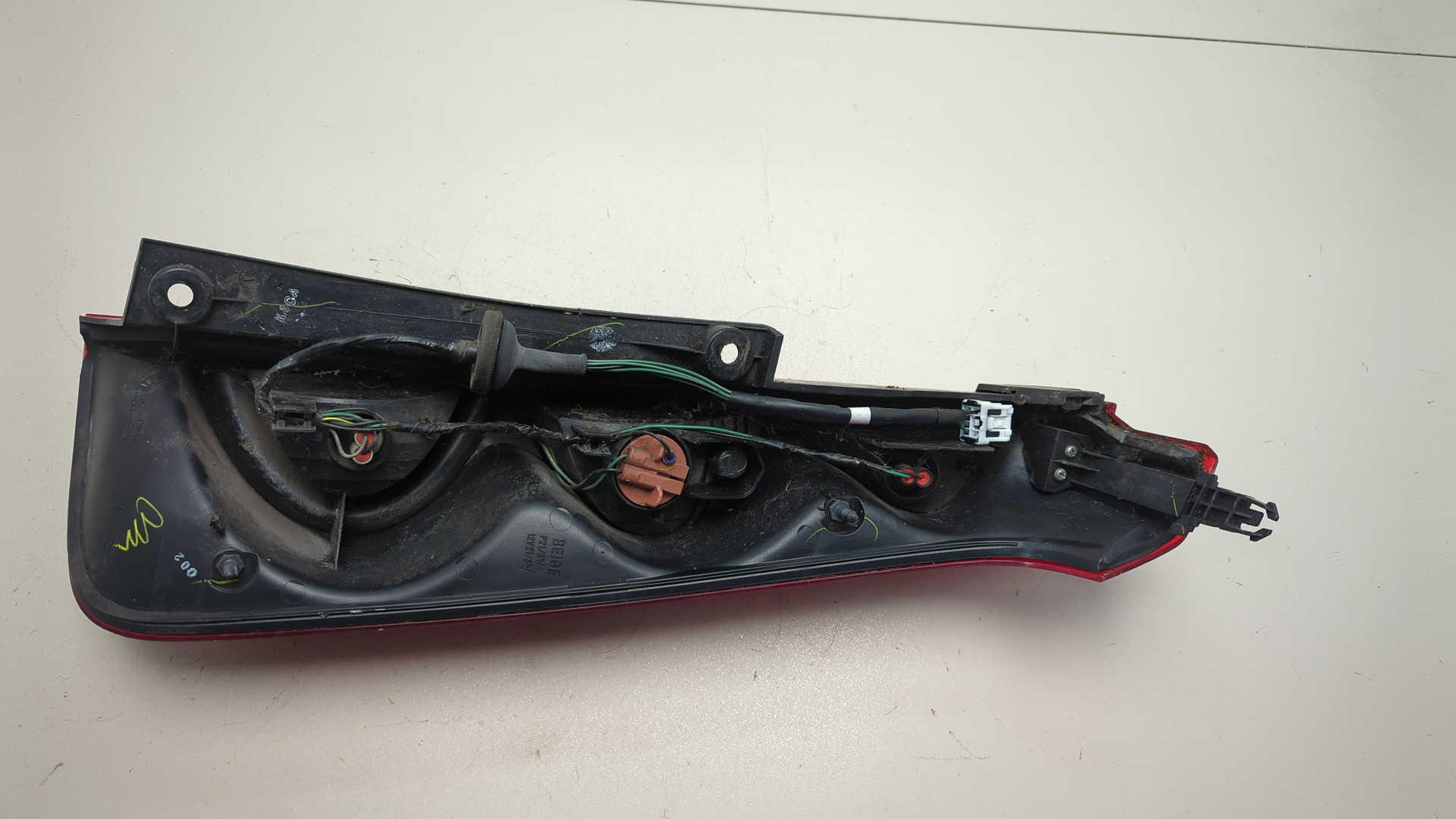 Фонарь задний левый